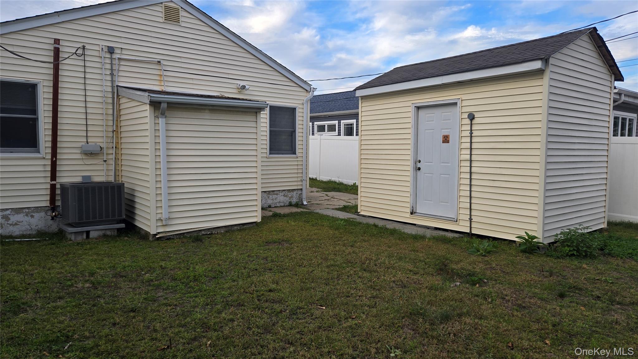 Single Family E Park Avenue Nassau County, NY 11561, MLS-1003876-13
