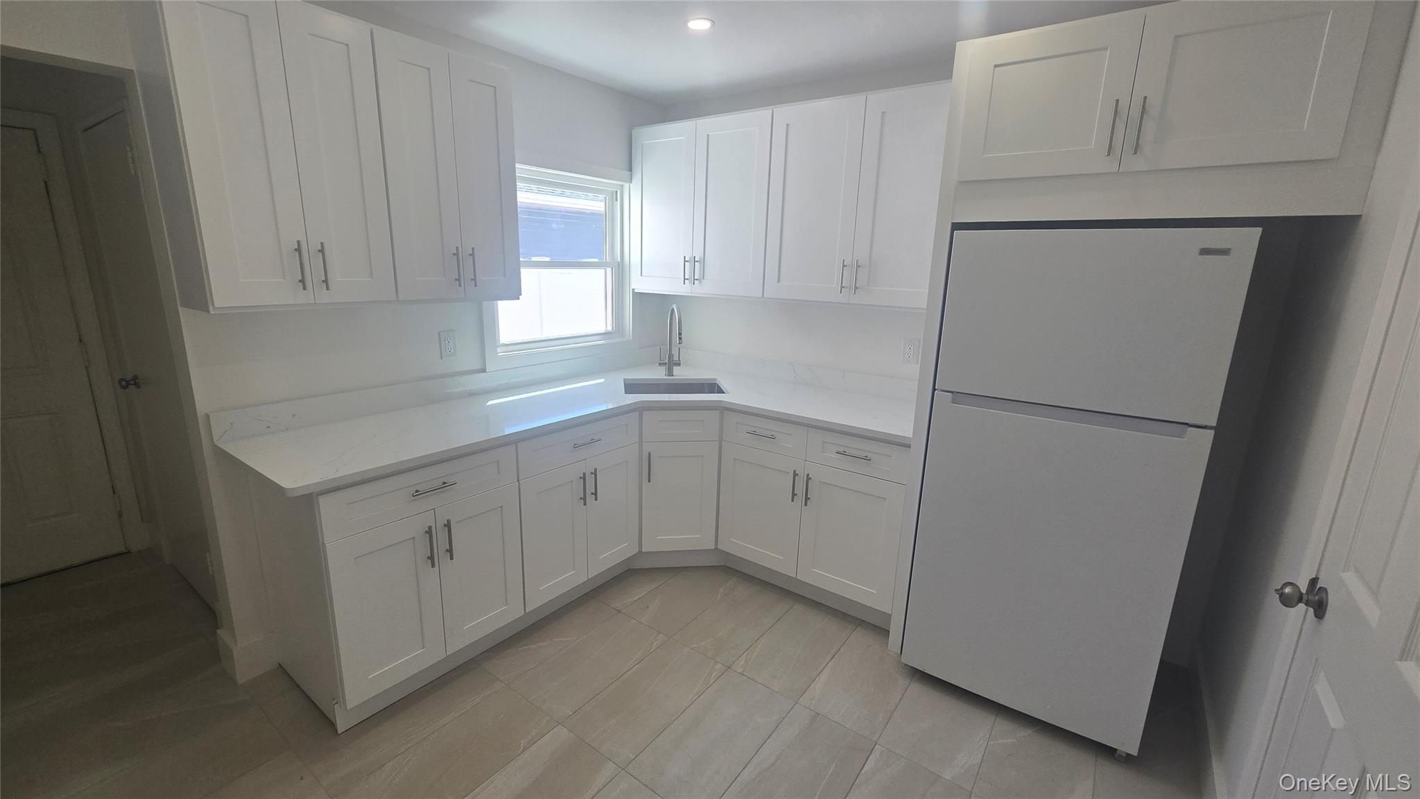 Single Family E Park Avenue Nassau County, NY 11561, MLS-1003876-2