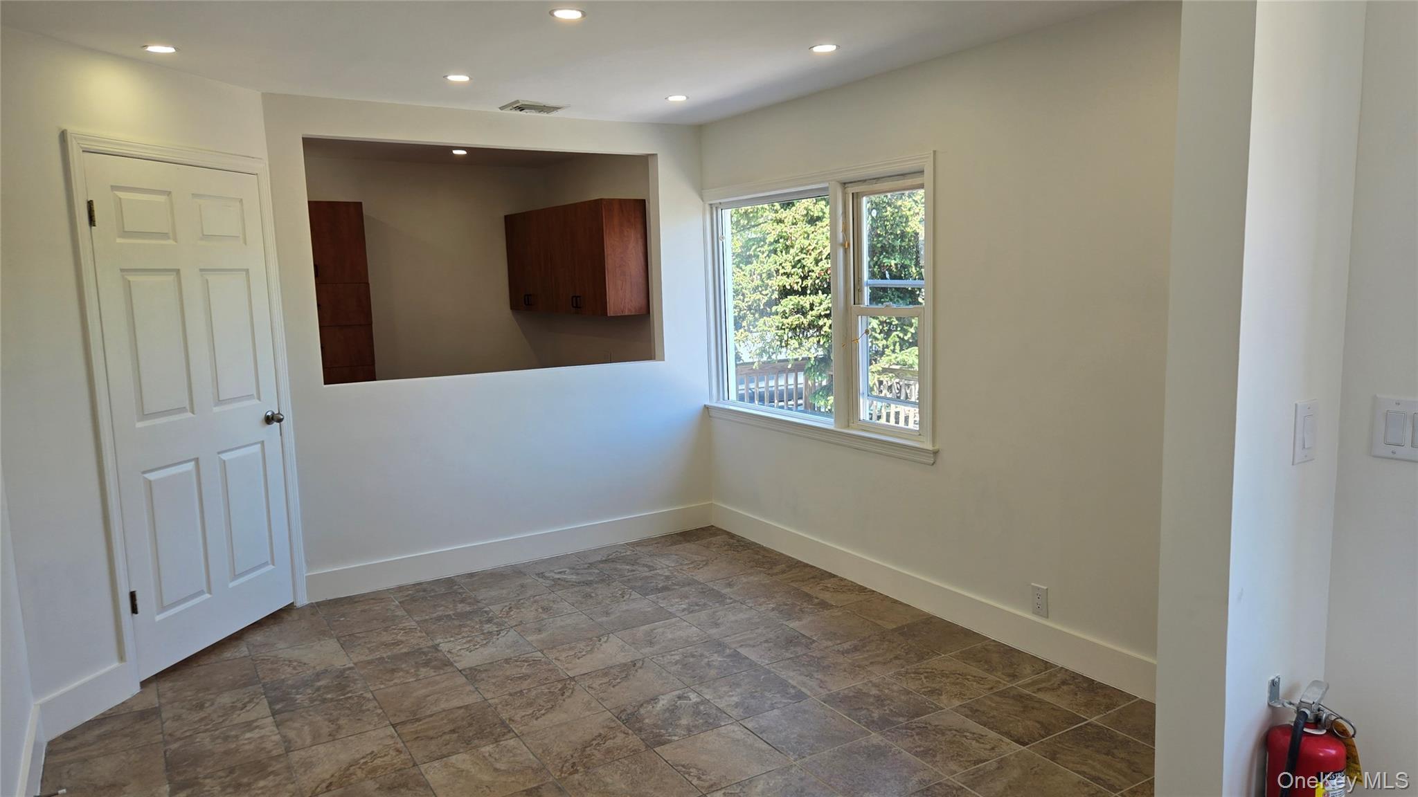 Single Family E Park Avenue Nassau County, NY 11561, MLS-1003876-6