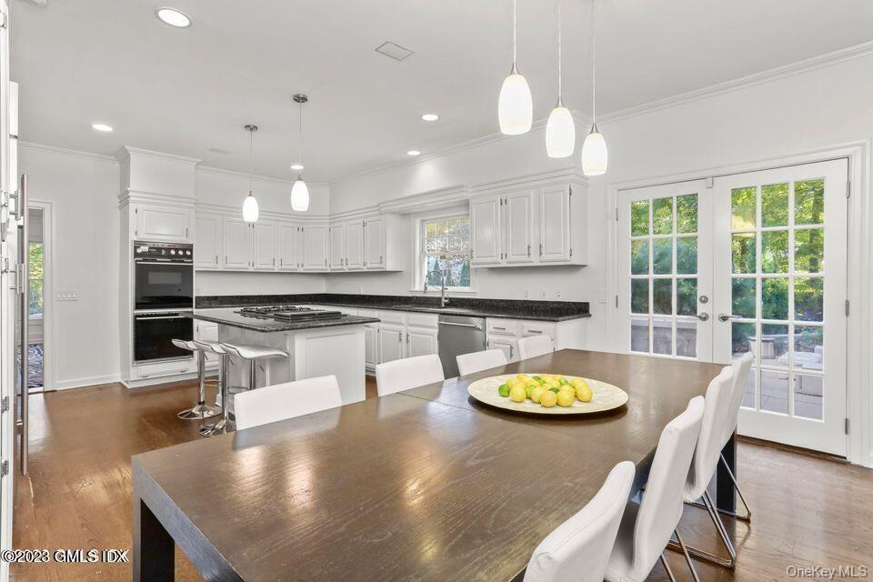 Single Family Round Hill Out Of Area, NY 06830, MLS-1003953-12