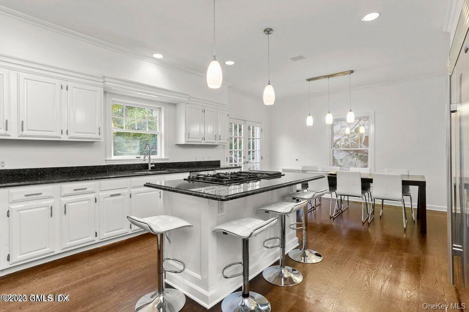 Single Family Round Hill Out Of Area, NY 06830, MLS-1003953-13