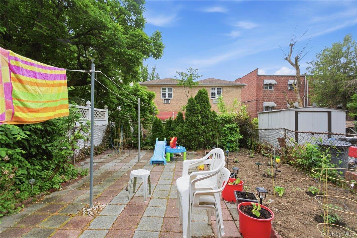 Single Family E 213th Street Bronx, NY 10469, MLS-1003992-24