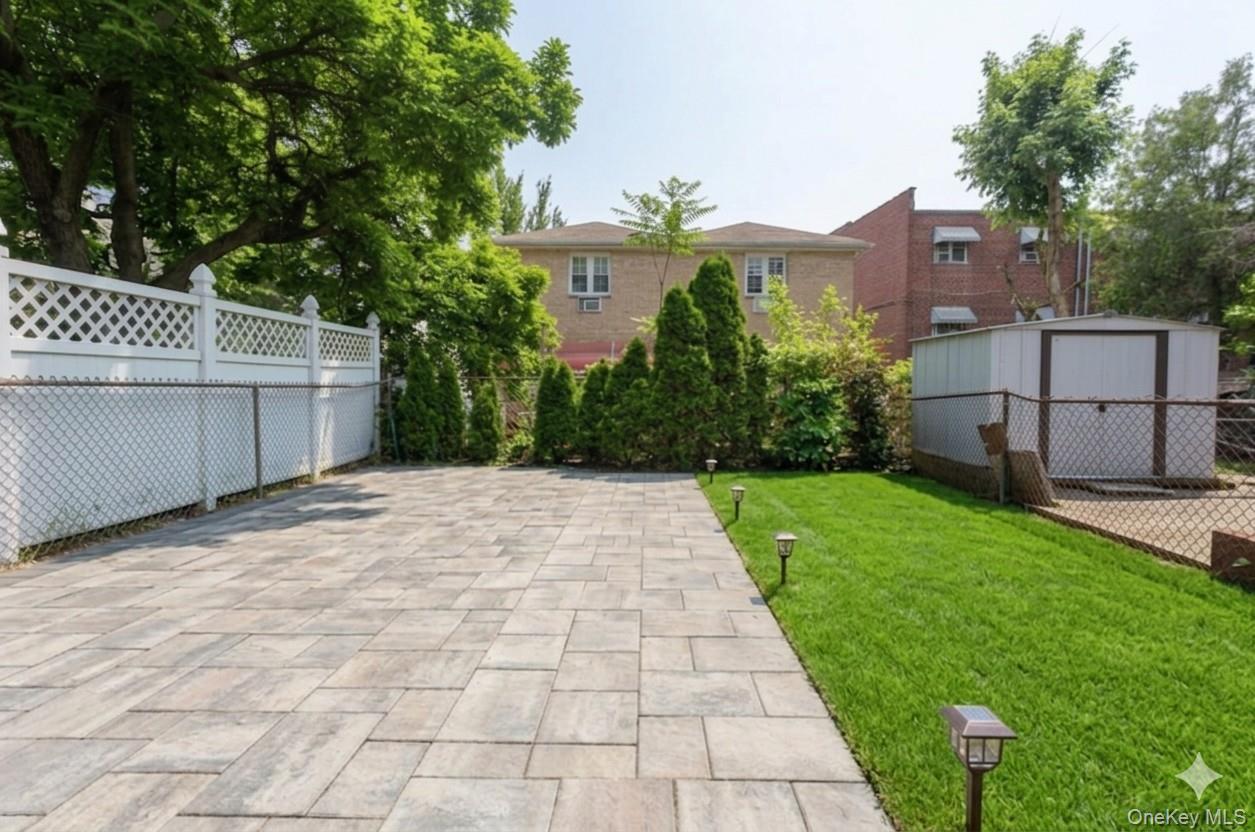 Single Family E 213th Street  Bronx, NY 10469, MLS-1003992-32