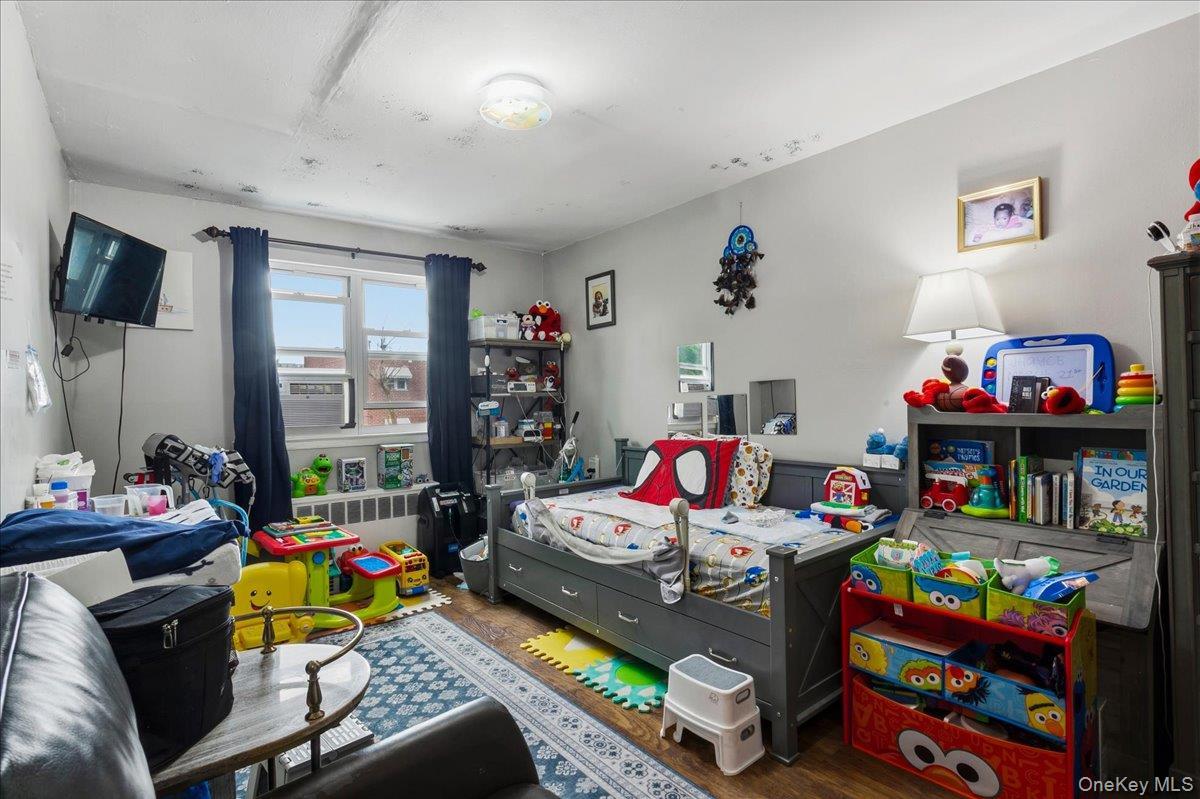 Single Family E 213th Street Bronx, NY 10469, MLS-1003992-8