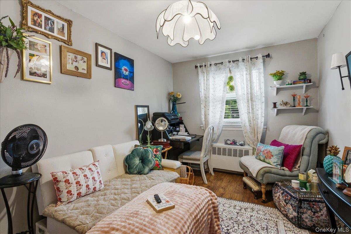 Single Family E 213th Street Bronx, NY 10469, MLS-1003992-9