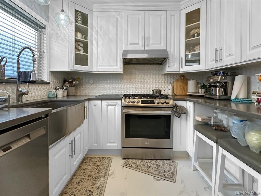 Single Family 213th Queens, NY 11429, MLS-1004016-18
