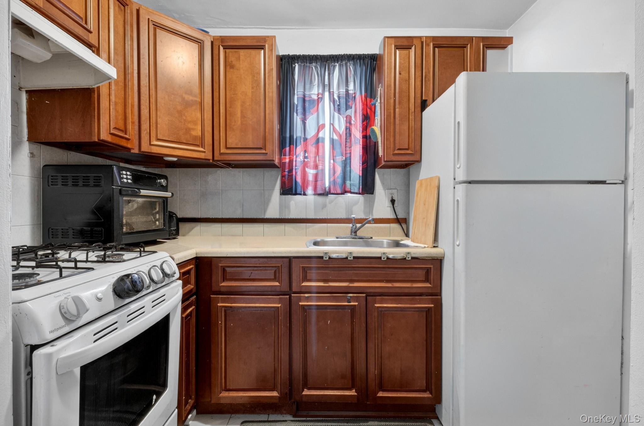 Single Family 69th Road Queens, NY 11379, MLS-1004051-16