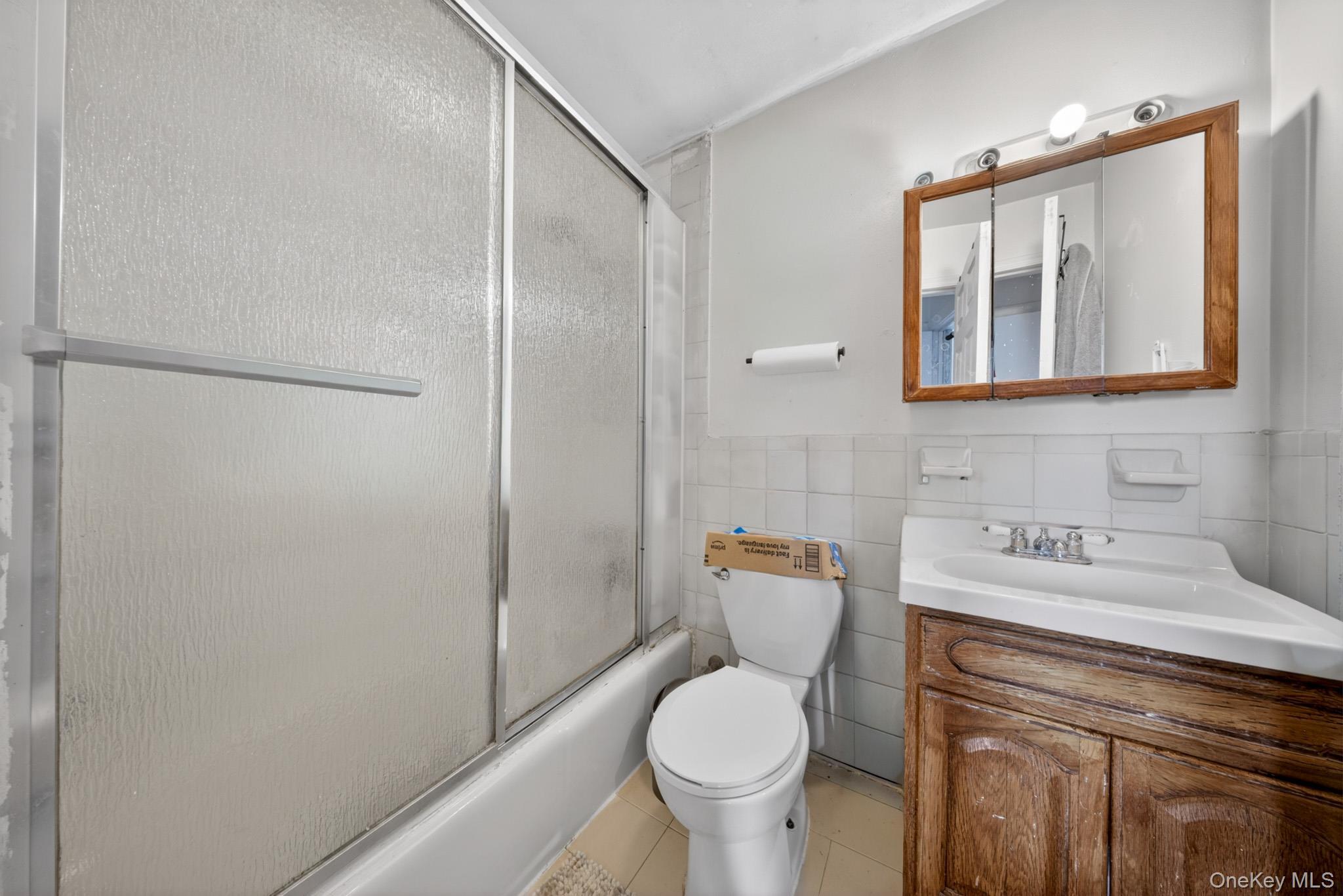 Single Family 69th Road Queens, NY 11379, MLS-1004051-17
