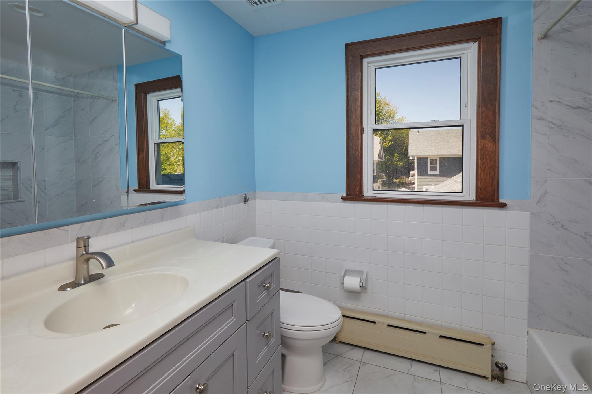 Single Family E Raleigh Avenue Staten Island, NY 10310, MLS-1004082-11