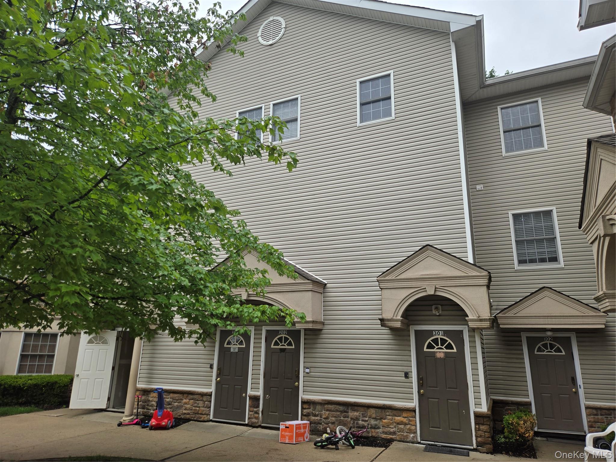 Single Family Horizon Court  Rockland County, NY 10952, MLS-1004090-2