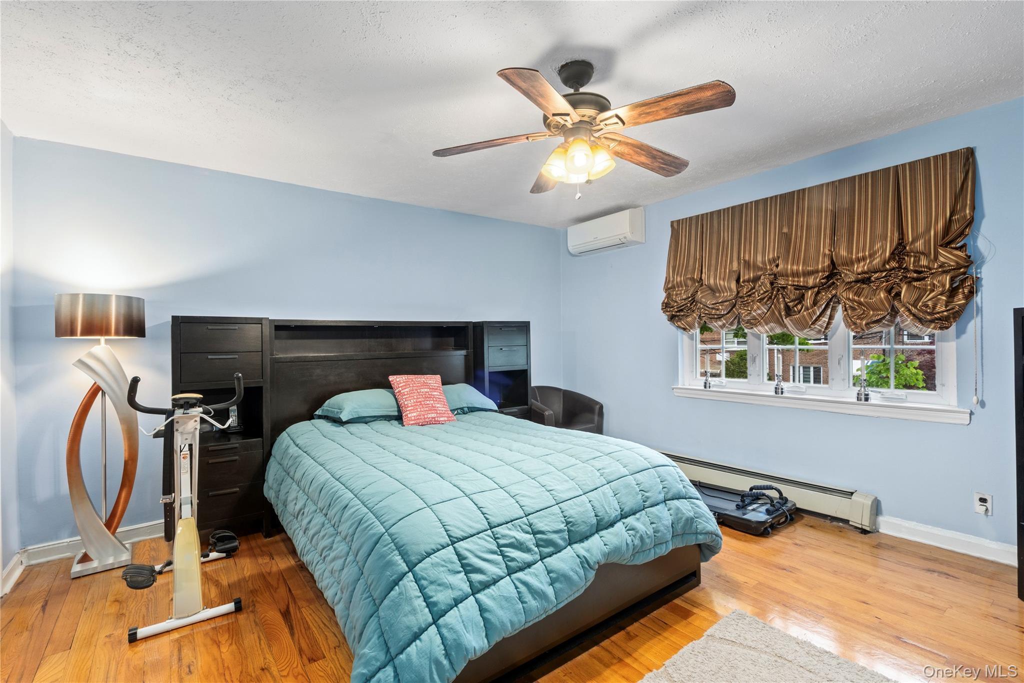 Single Family 160th Queens, NY 11357, MLS-1004120-13
