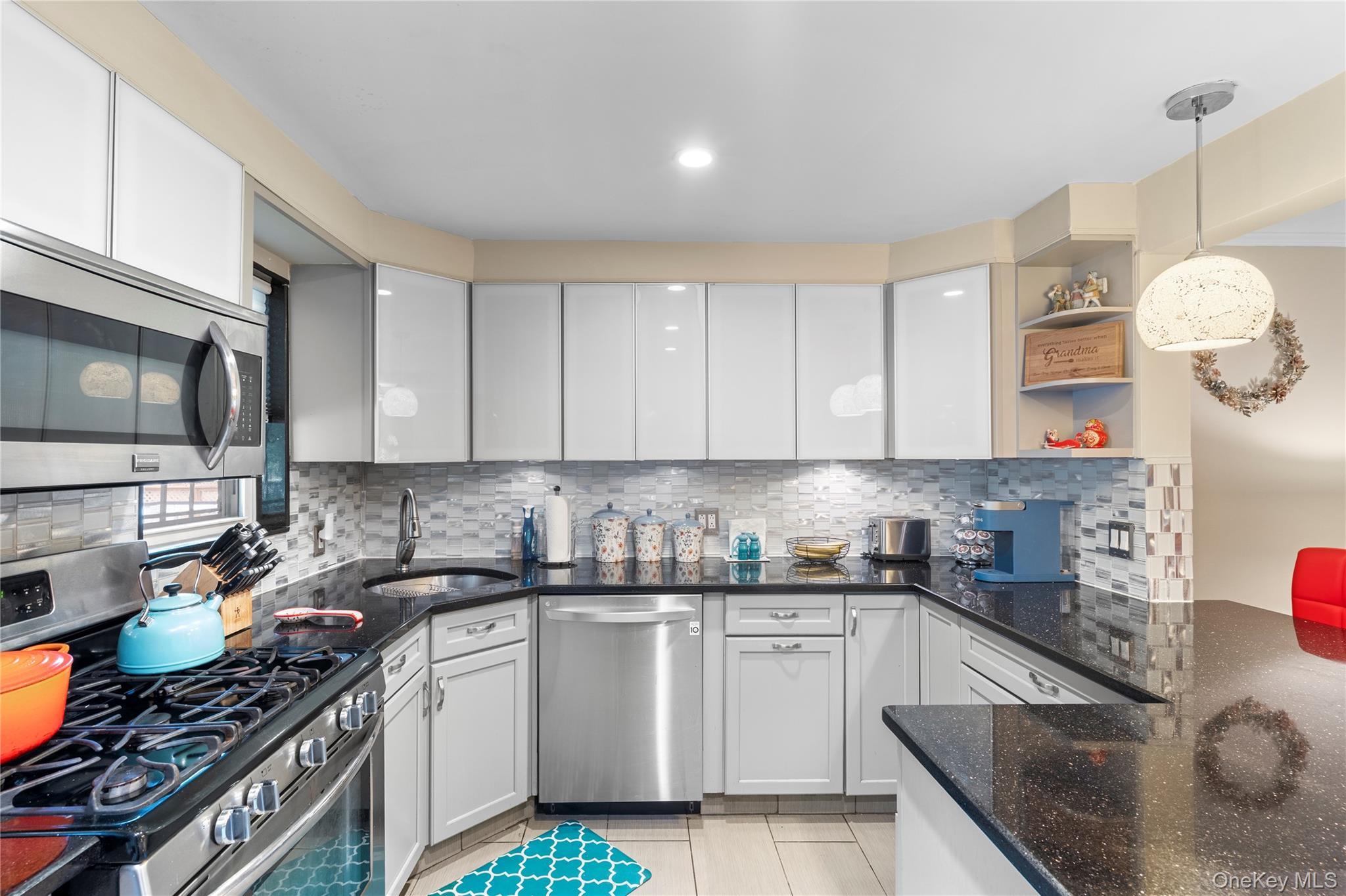 Single Family 160th Queens, NY 11357, MLS-1004120-6