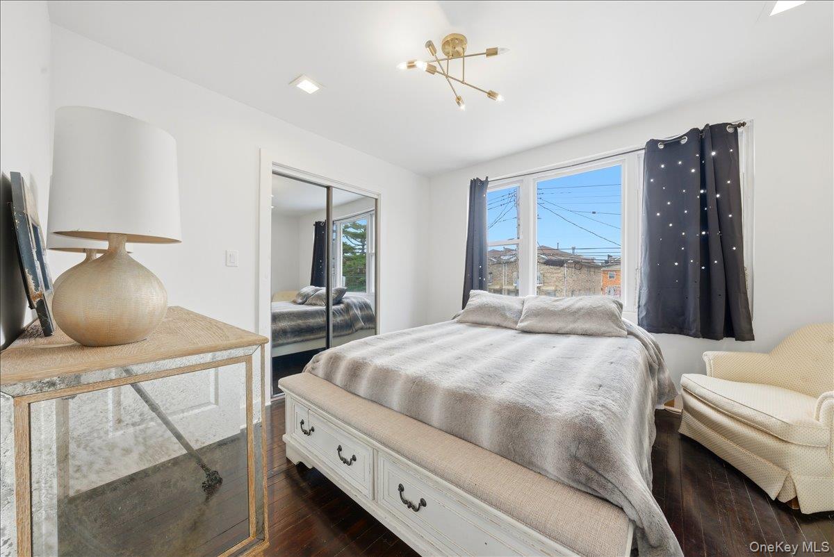 Single Family Clarence Bronx, NY 10465, MLS-1004136-15