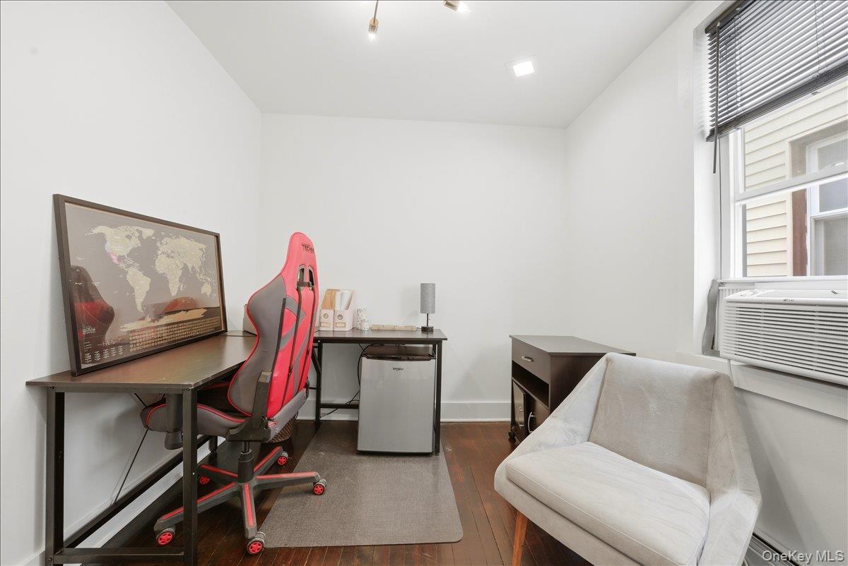 Single Family Clarence Bronx, NY 10465, MLS-1004136-17