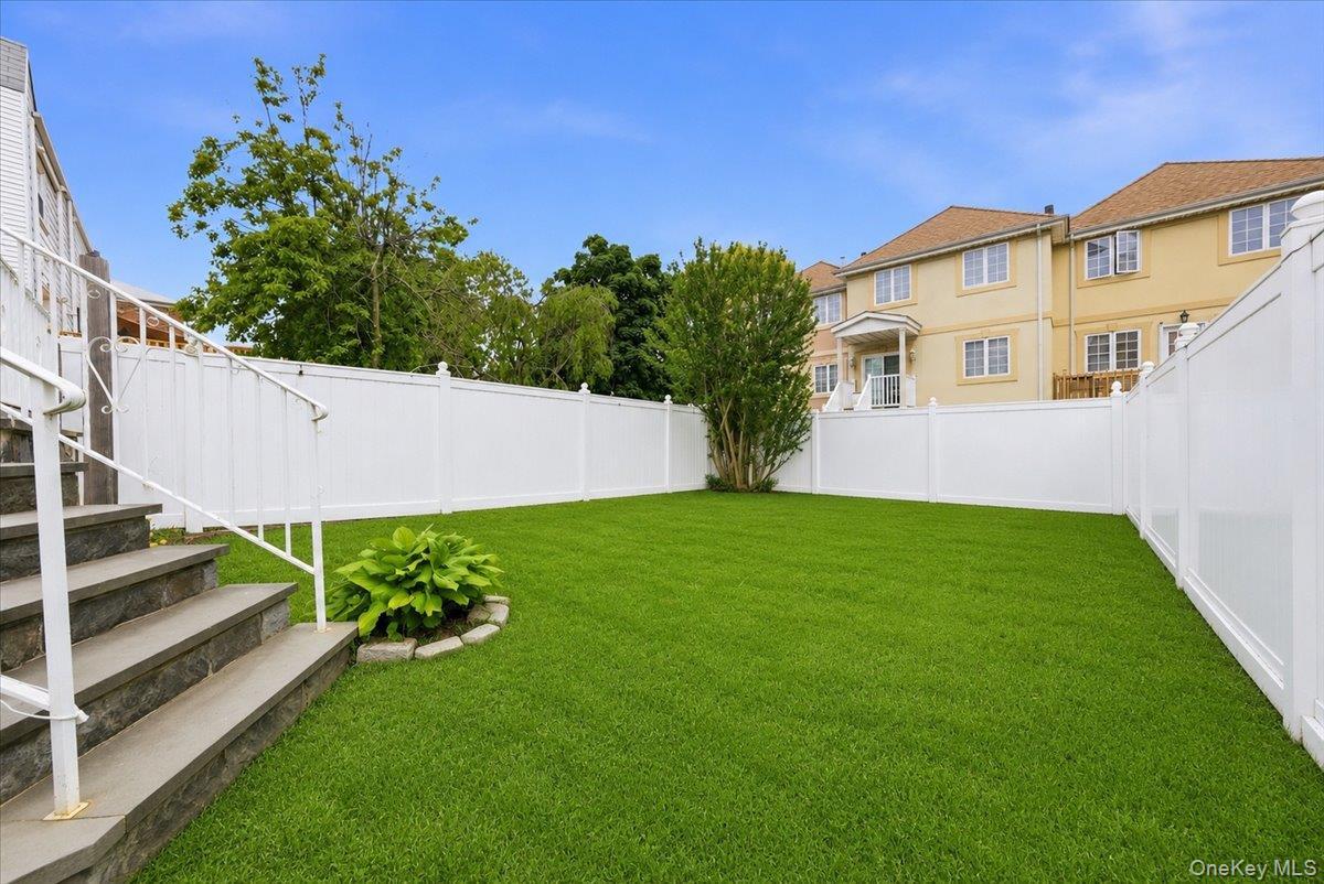 Single Family Clarence Bronx, NY 10465, MLS-1004136-20