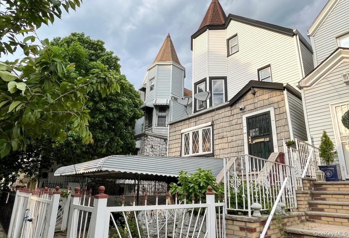 Single Family Saint Lawrence Avenue  Bronx, NY 10460, MLS-1004206-2