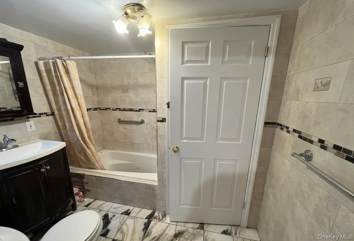 Single Family Saint Lawrence Avenue  Bronx, NY 10460, MLS-1004206-8