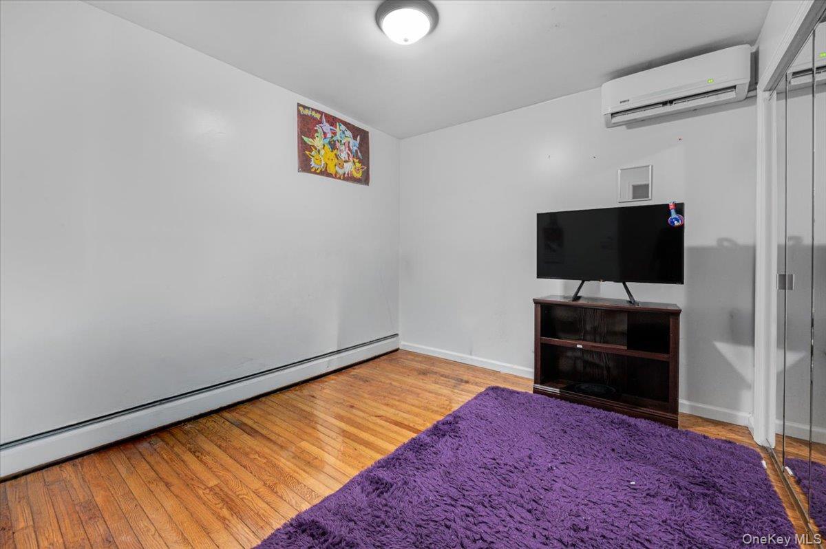 Single Family 95th Brooklyn, NY 11236, MLS-1004214-20