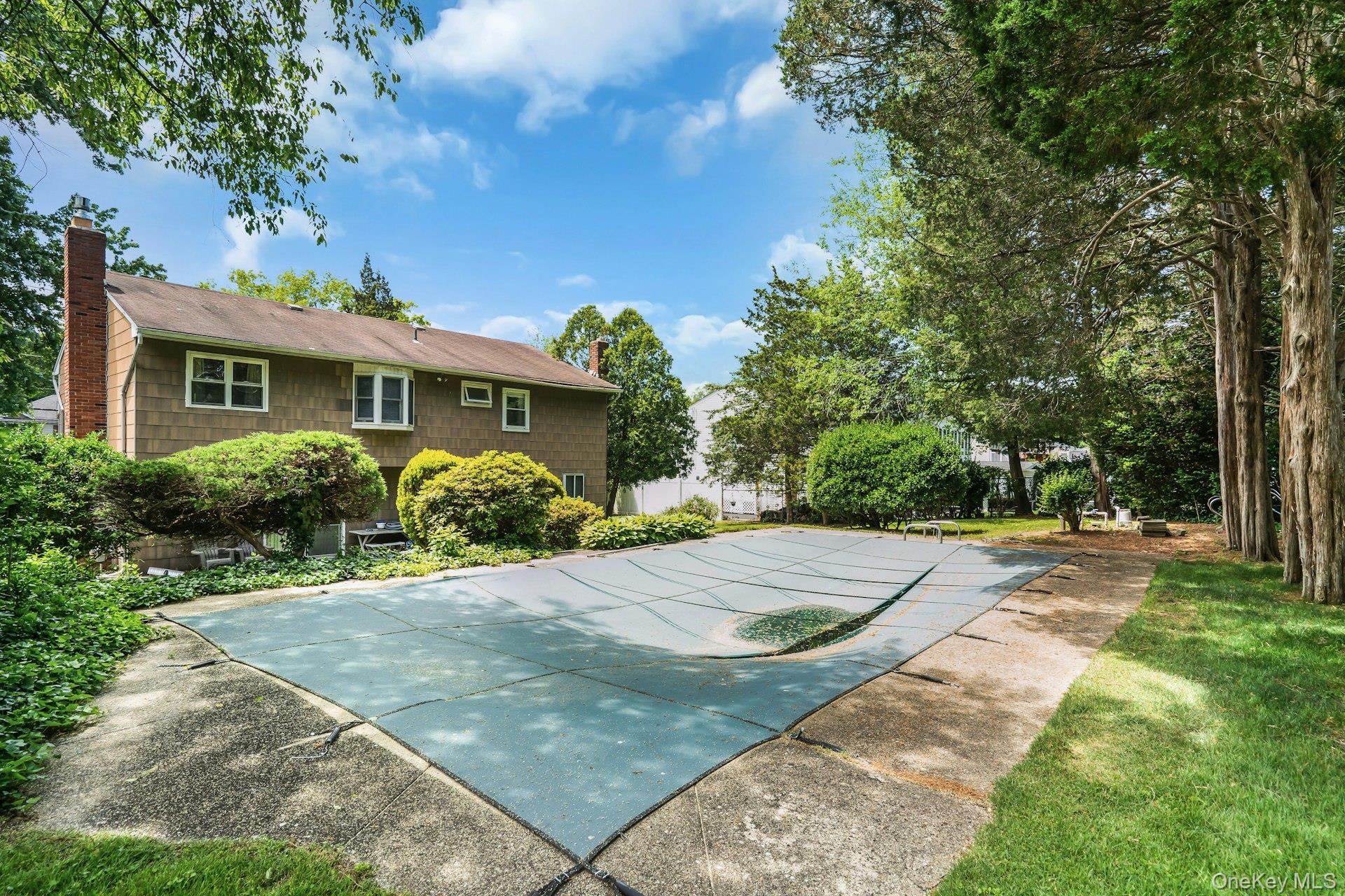 Single Family Daly Road  Suffolk County, NY 11731, MLS-1004271-32