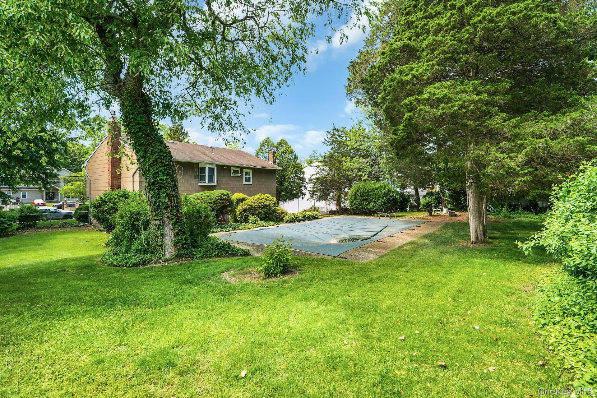 Single Family Daly Road  Suffolk County, NY 11731, MLS-1004271-34