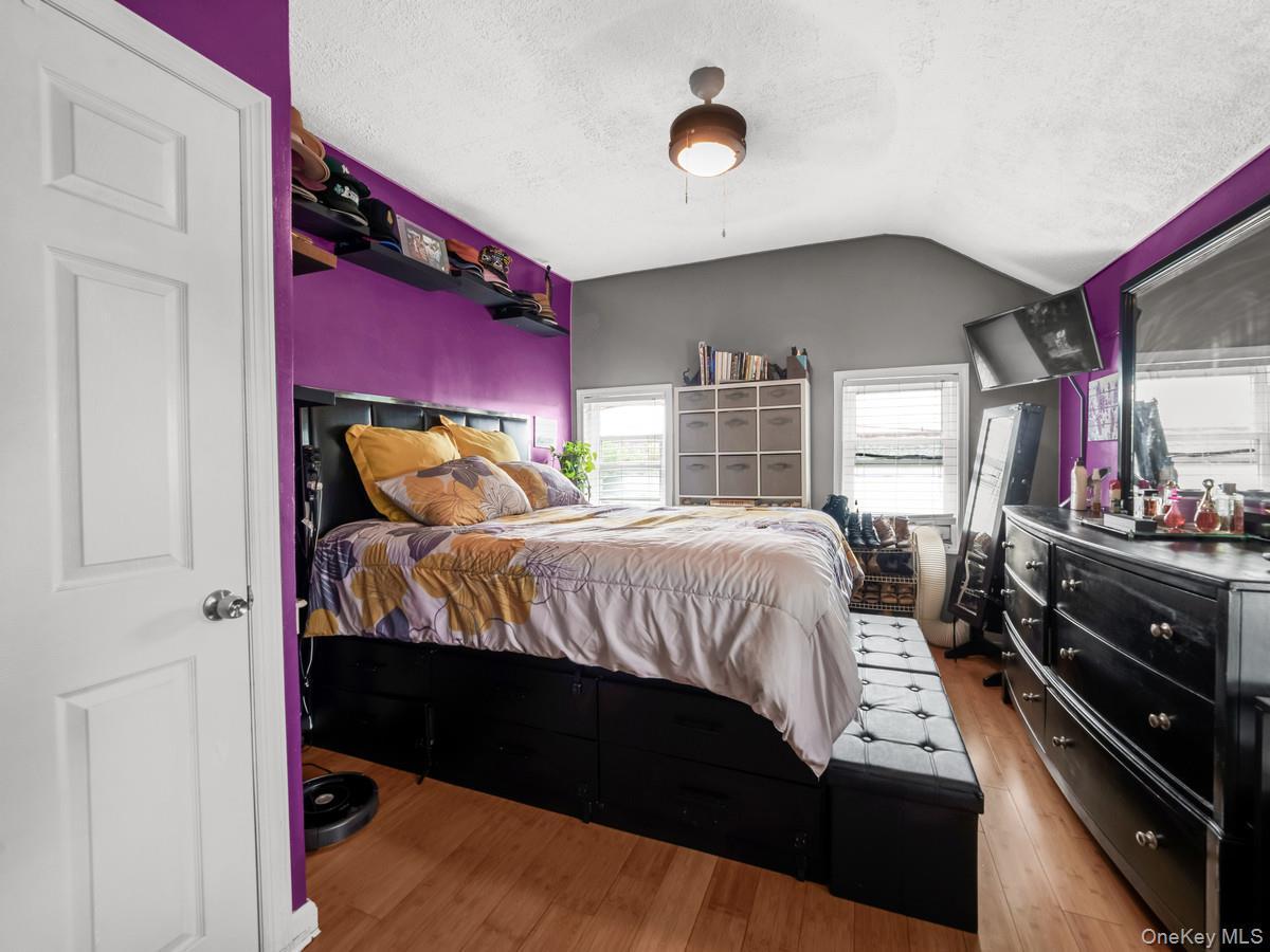 Single Family 141st  Queens, NY 11413, MLS-1004277-11