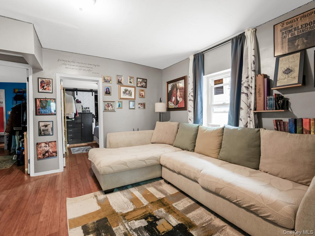 Single Family 141st  Queens, NY 11413, MLS-1004277-2