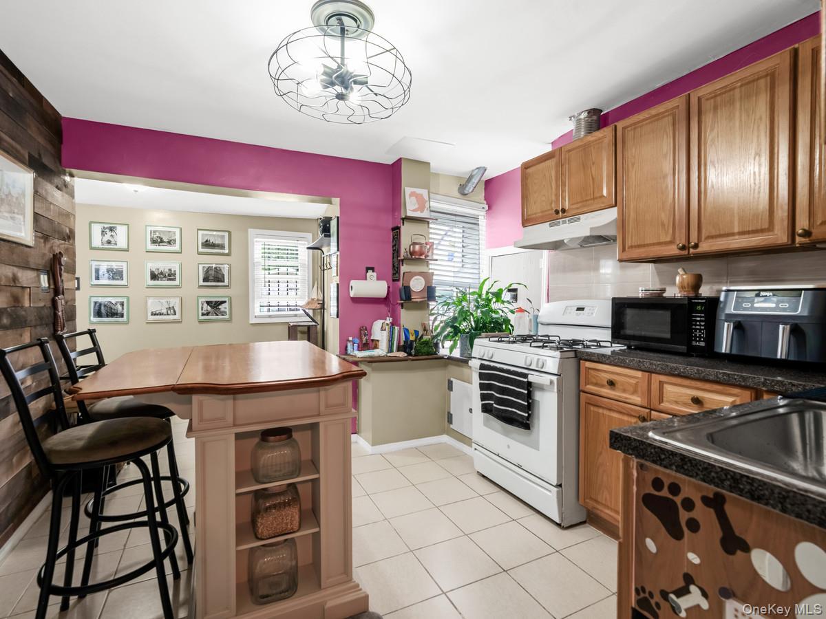 Single Family 141st  Queens, NY 11413, MLS-1004277-5