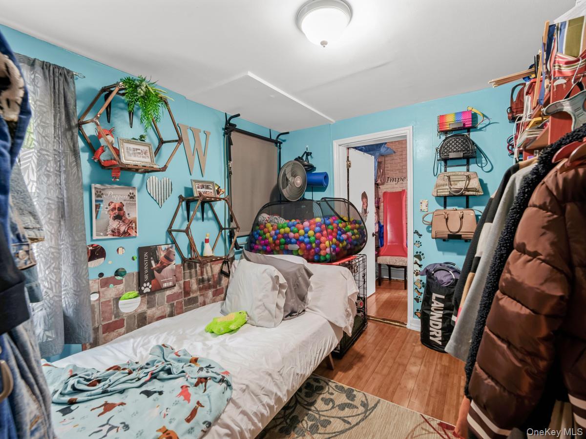 Single Family 141st  Queens, NY 11413, MLS-1004277-8