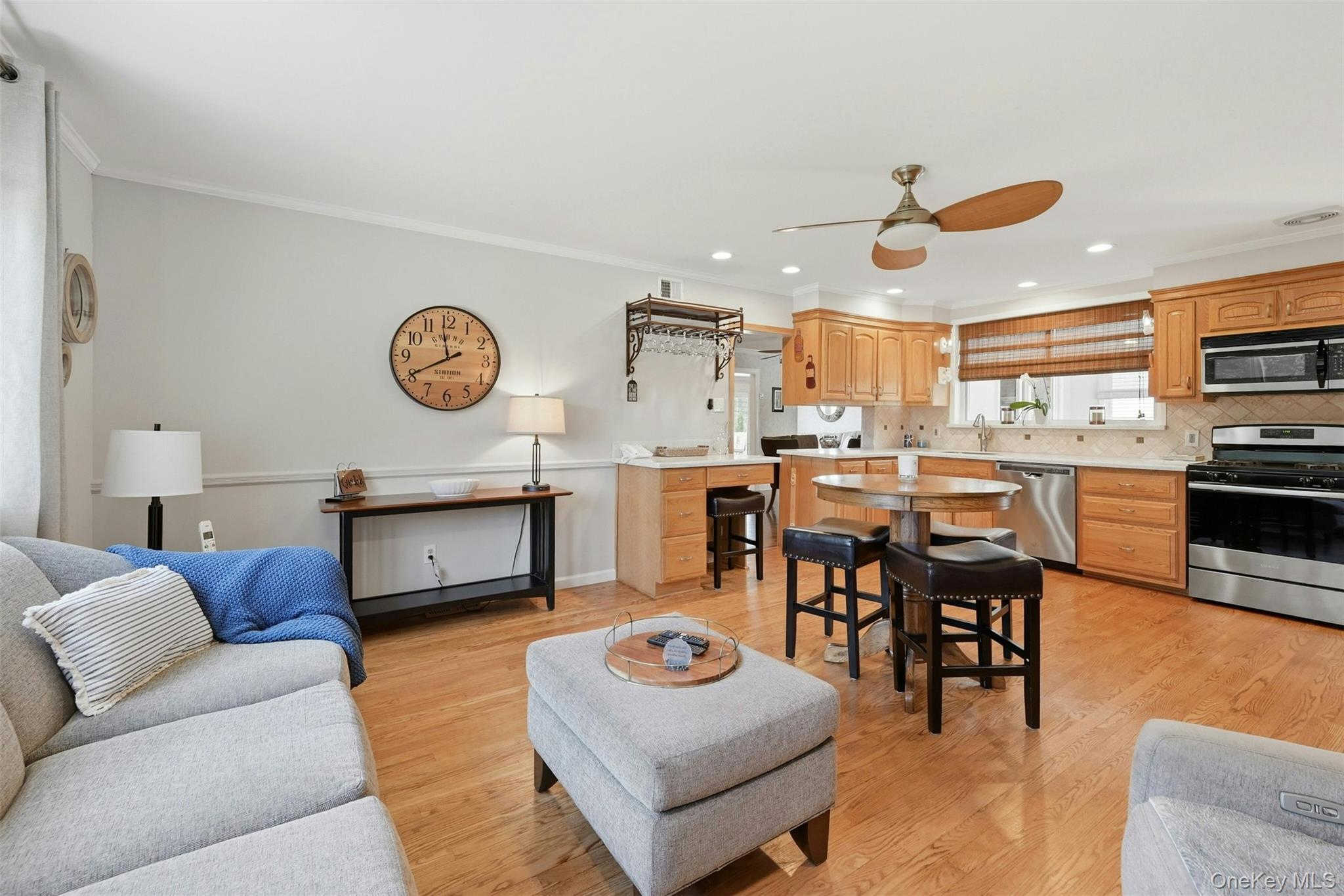 Single Family Shore Drive Suffolk County, NY 11769, MLS-1004296-16