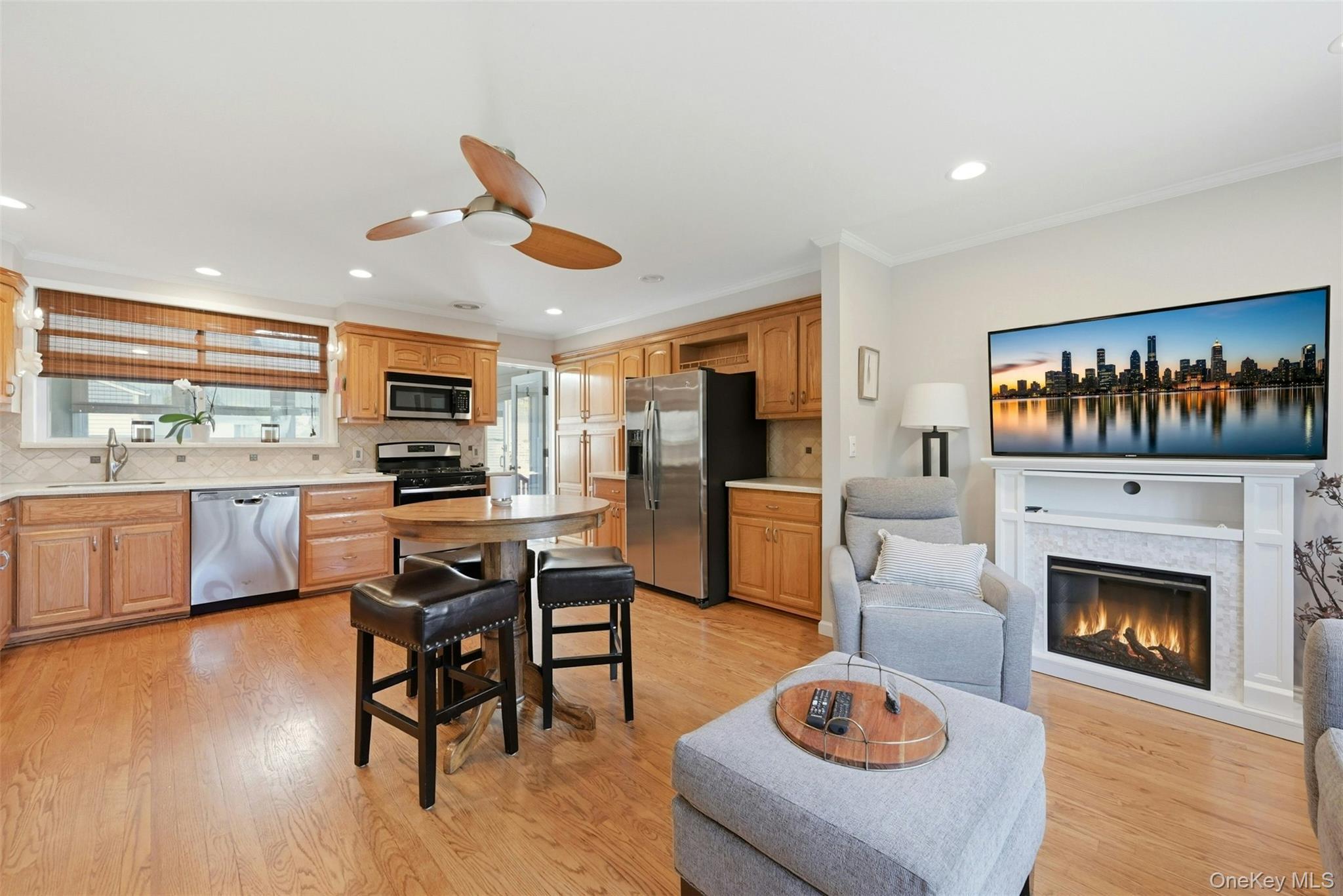 Single Family Shore Drive Suffolk County, NY 11769, MLS-1004296-17
