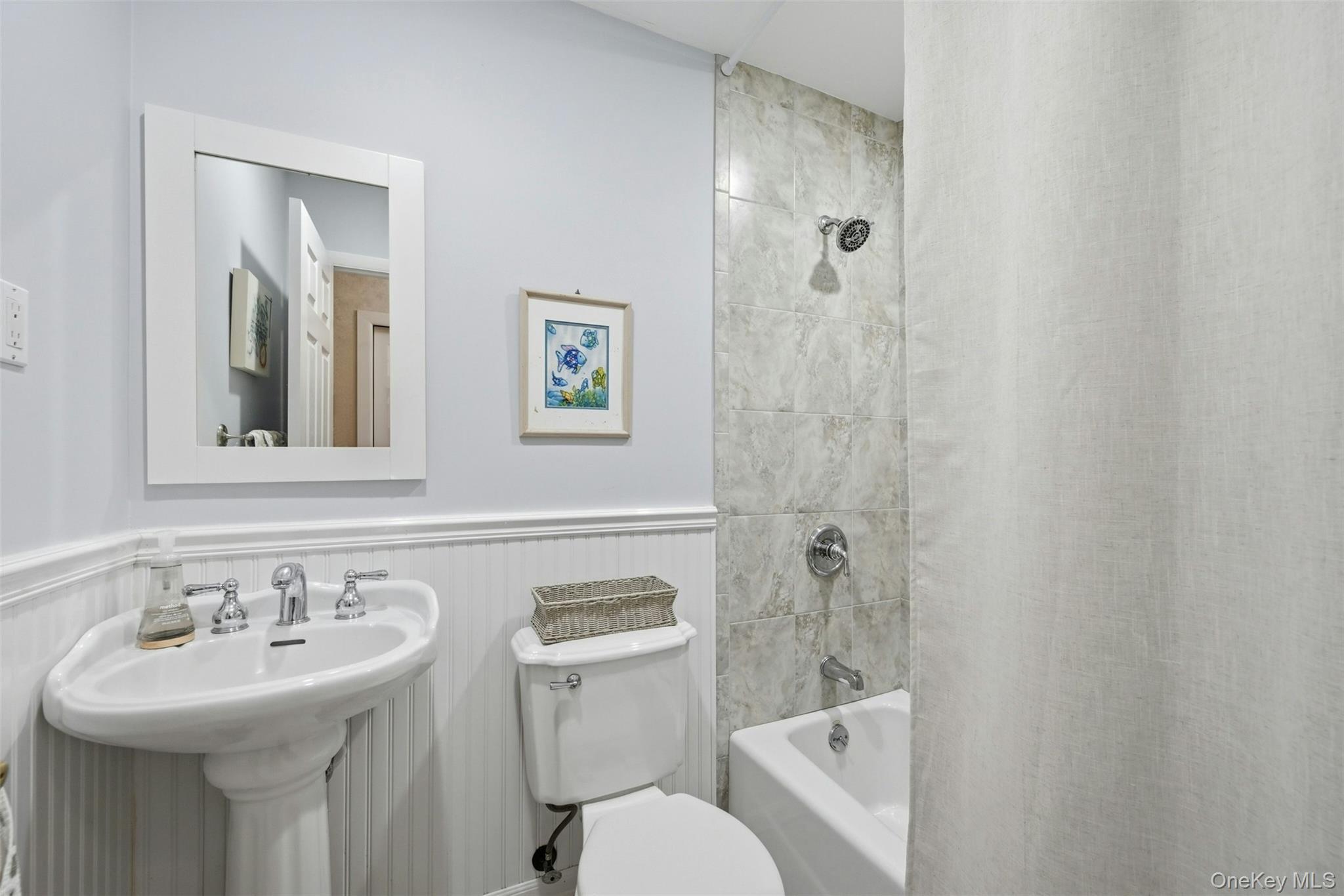 Single Family Shore Drive Suffolk County, NY 11769, MLS-1004296-25
