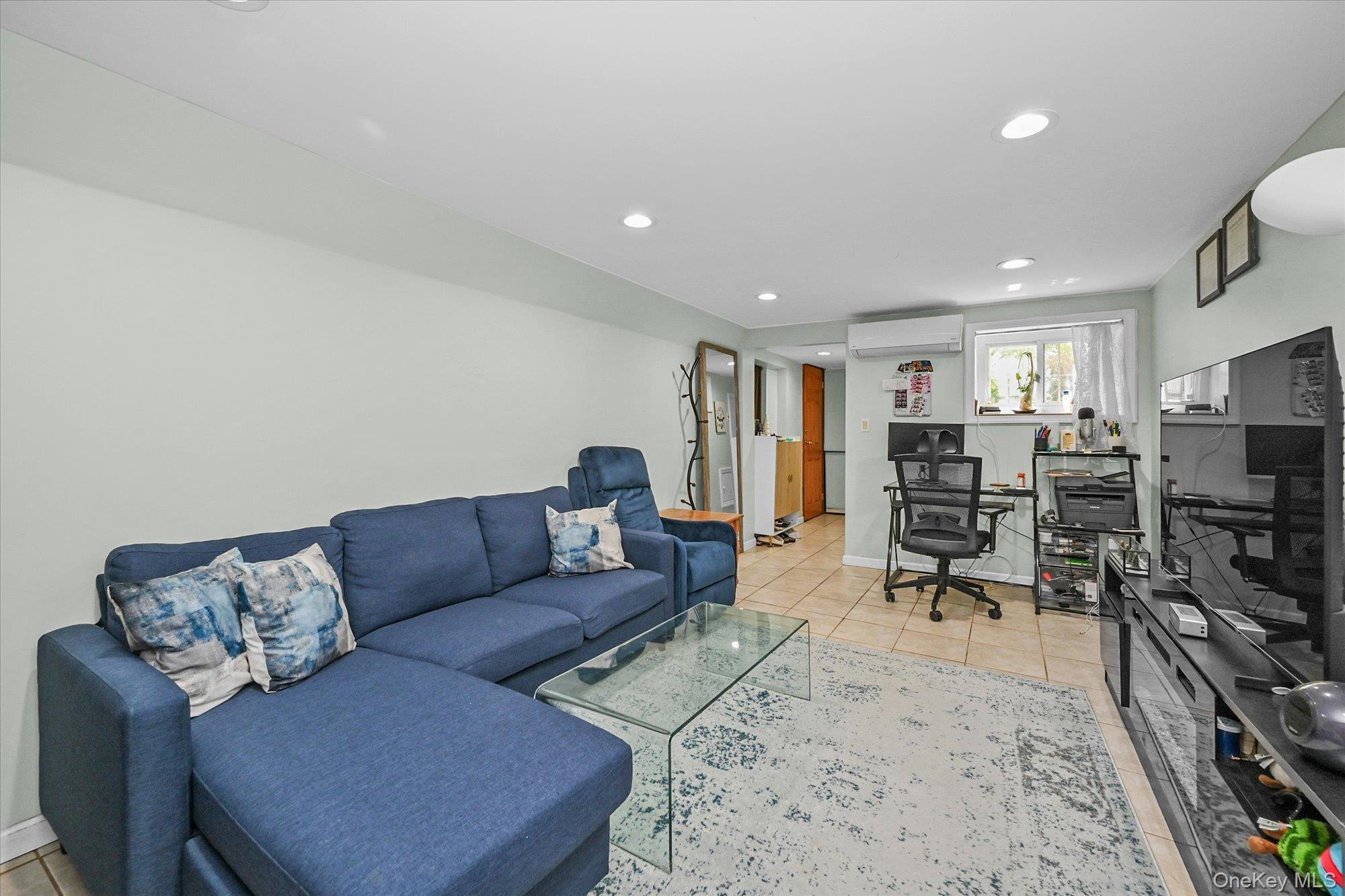 Single Family 180th  Queens, NY 11365, MLS-1004298-15