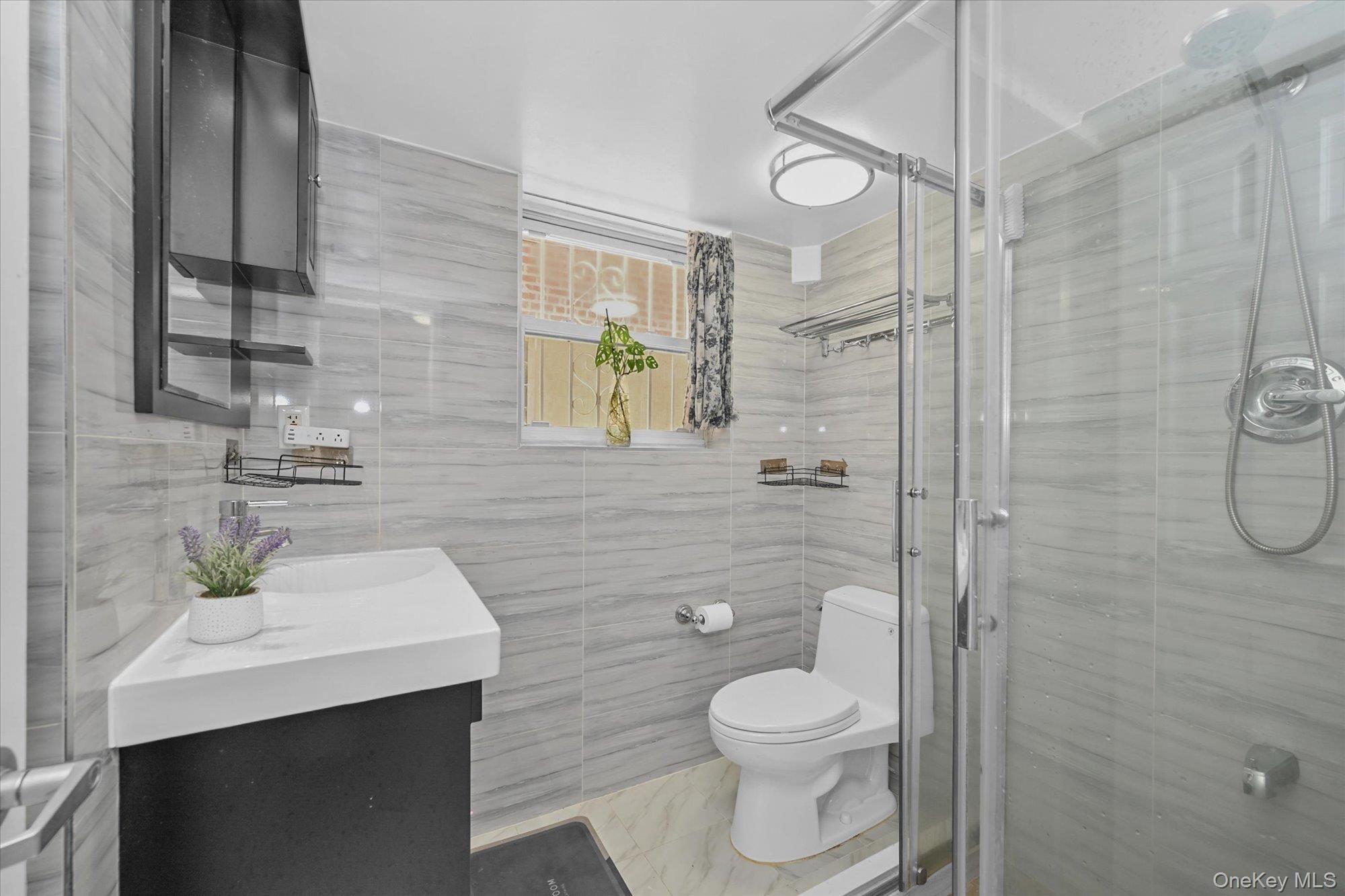 Single Family 180th  Queens, NY 11365, MLS-1004298-17