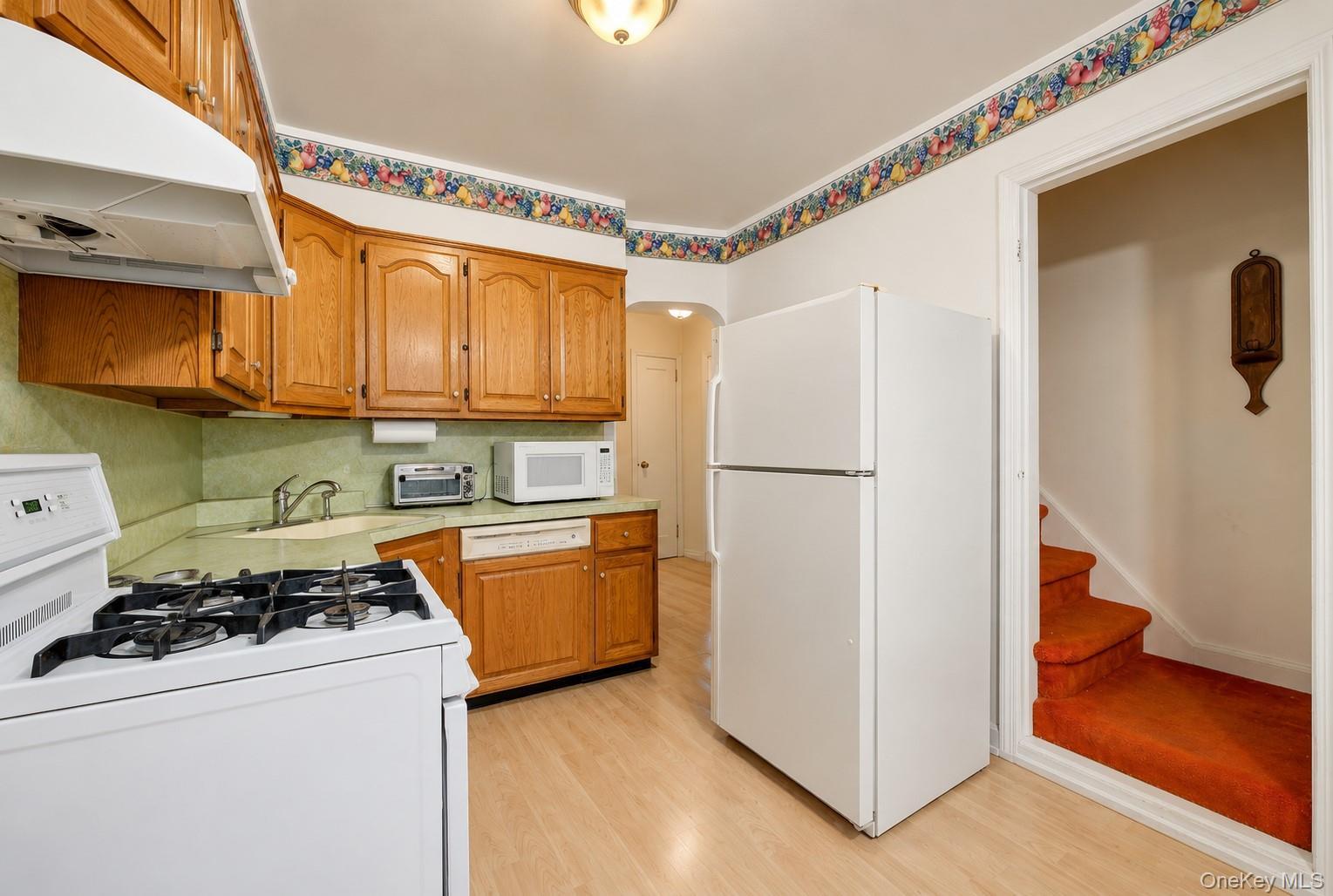 Single Family 129th Avenue  Queens, NY 11413, MLS-1004315-10