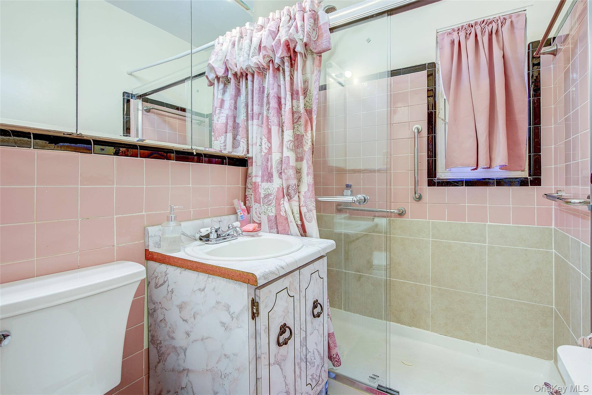 Single Family 129th Avenue  Queens, NY 11413, MLS-1004315-14