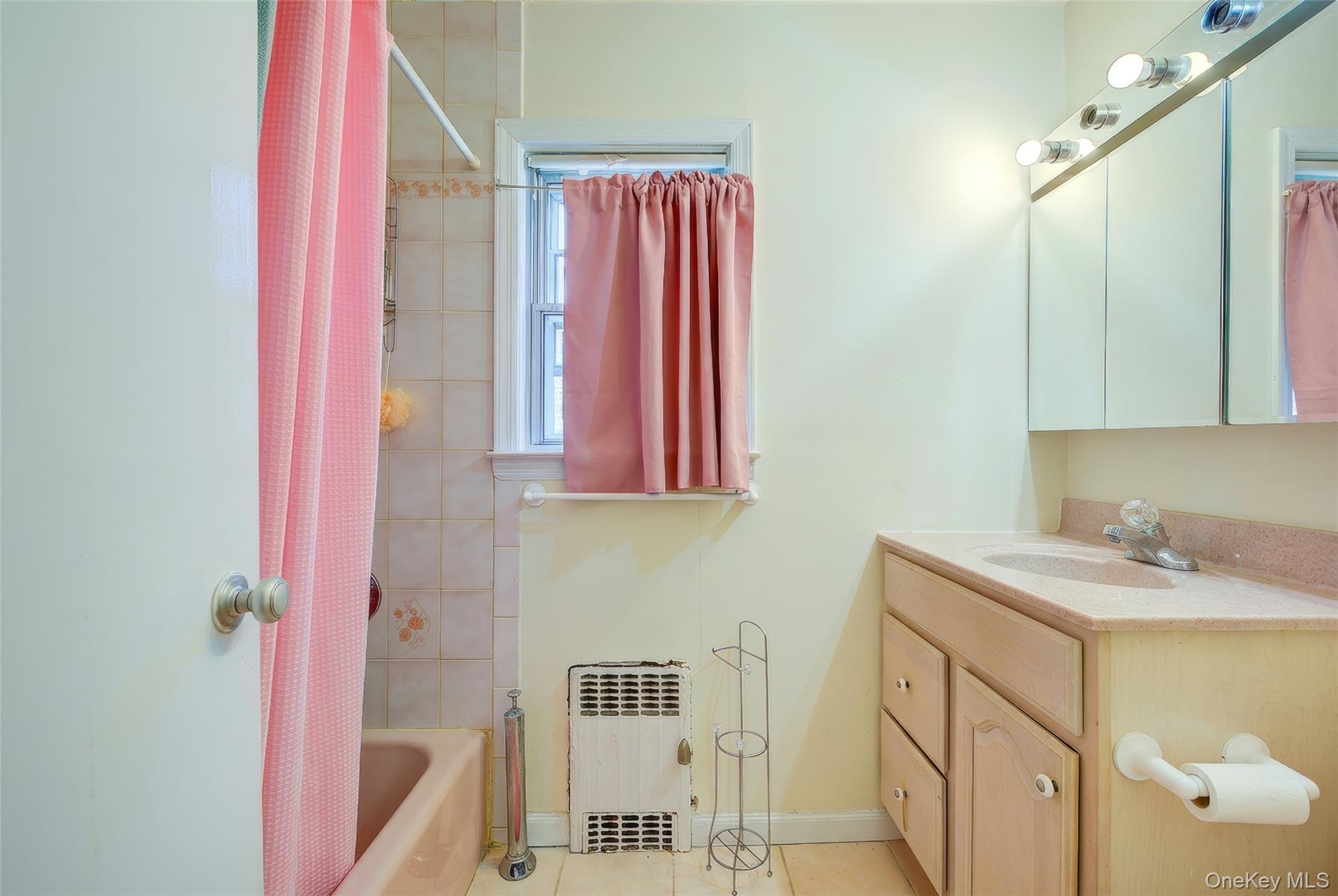 Single Family 129th Avenue  Queens, NY 11413, MLS-1004315-19