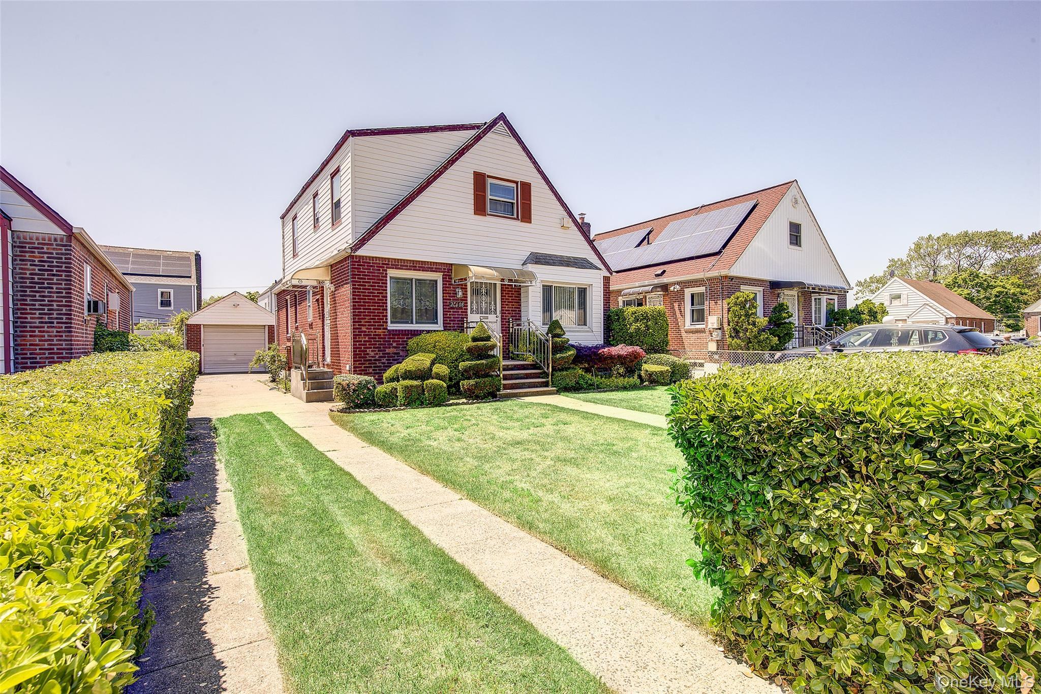 Single Family 129th Avenue  Queens, NY 11413, MLS-1004315-2