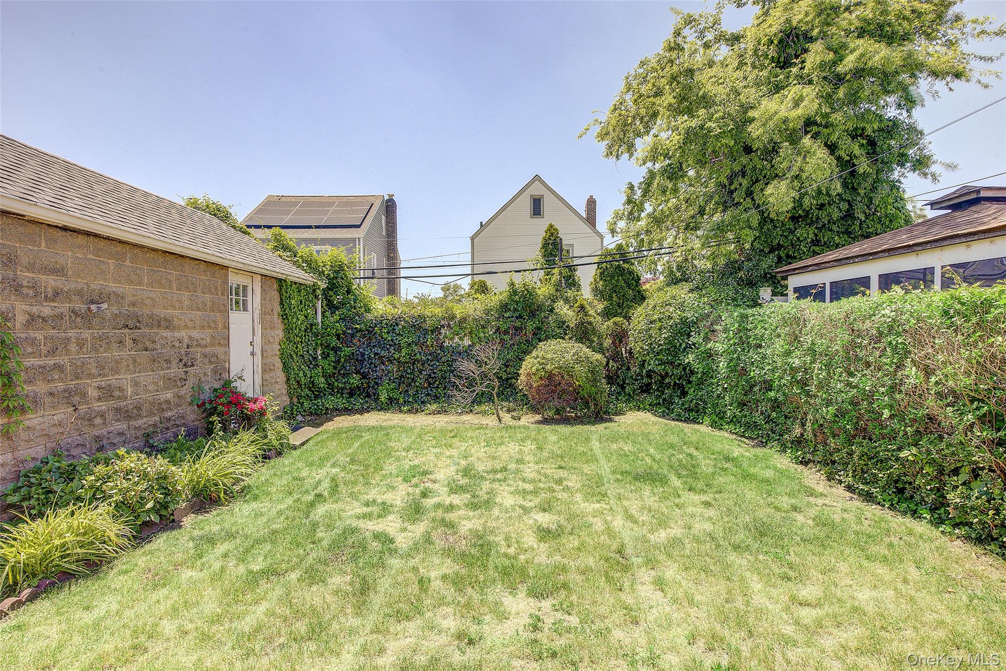 Single Family 129th Avenue  Queens, NY 11413, MLS-1004315-33