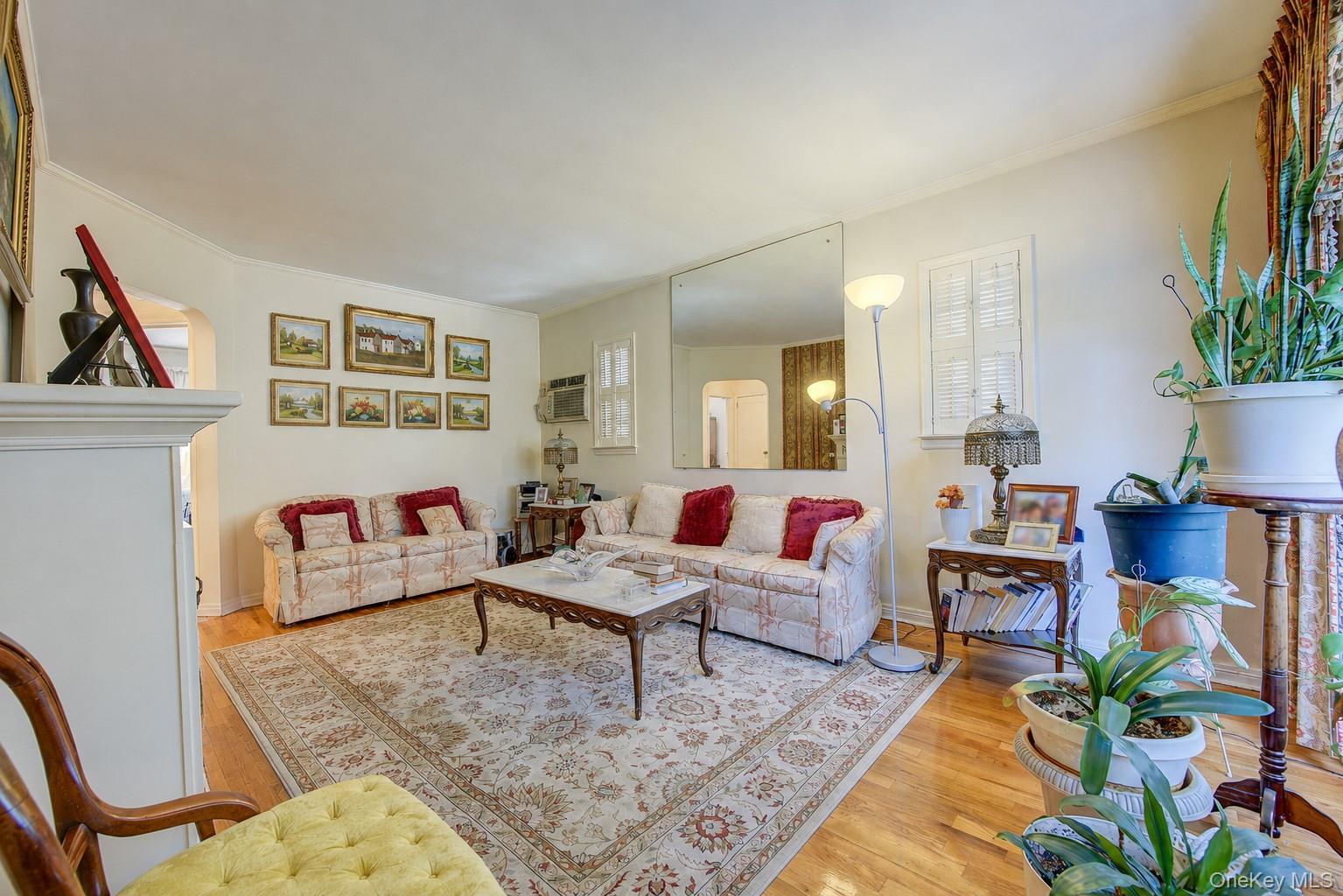 Single Family 129th Avenue  Queens, NY 11413, MLS-1004315-4