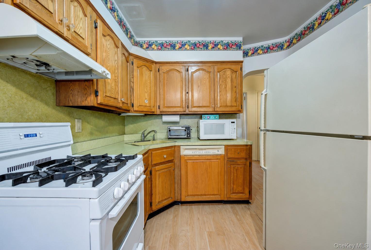 Single Family 129th Avenue  Queens, NY 11413, MLS-1004315-9