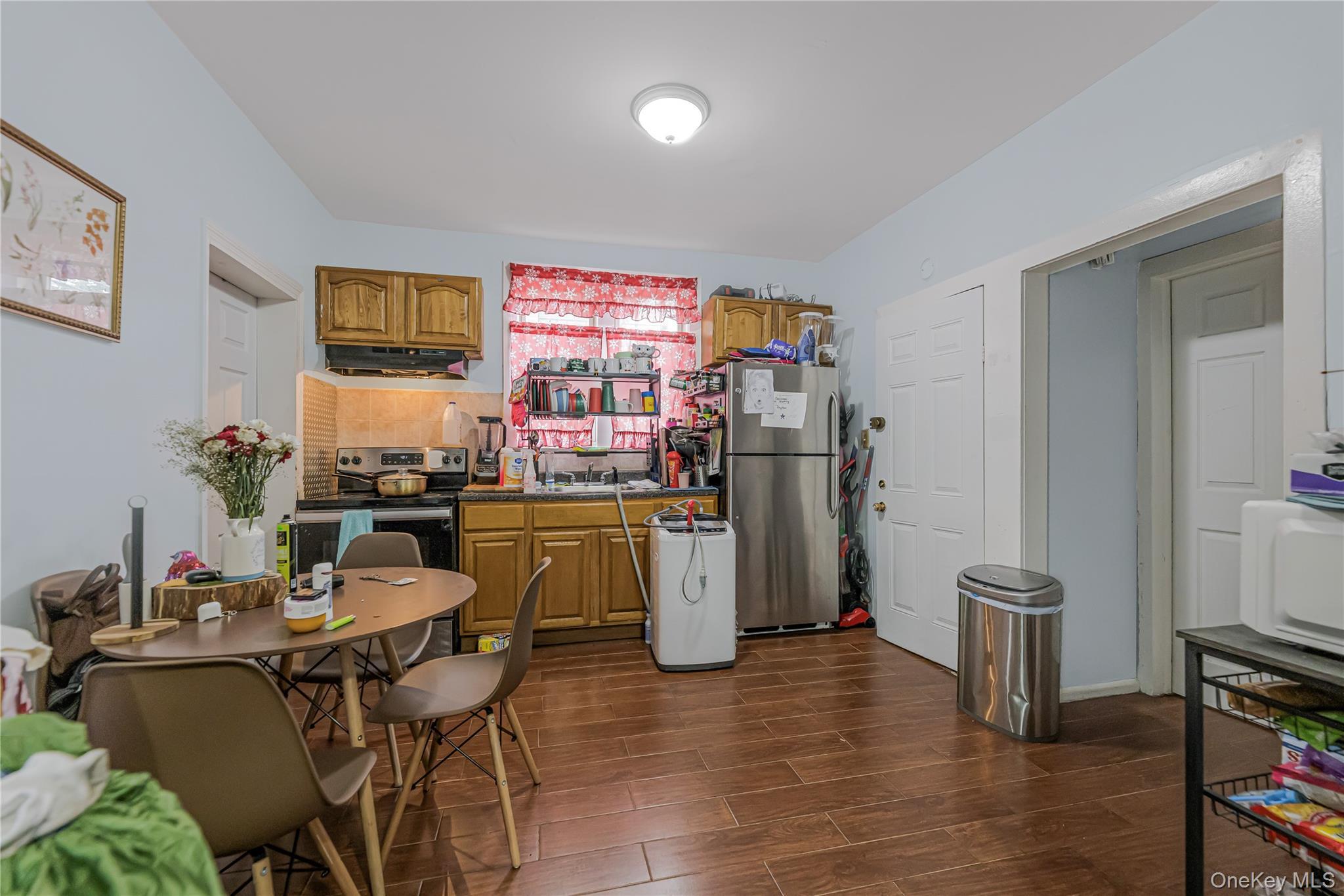 Single Family Carpenter  Bronx, NY 10470, MLS-1004320-10