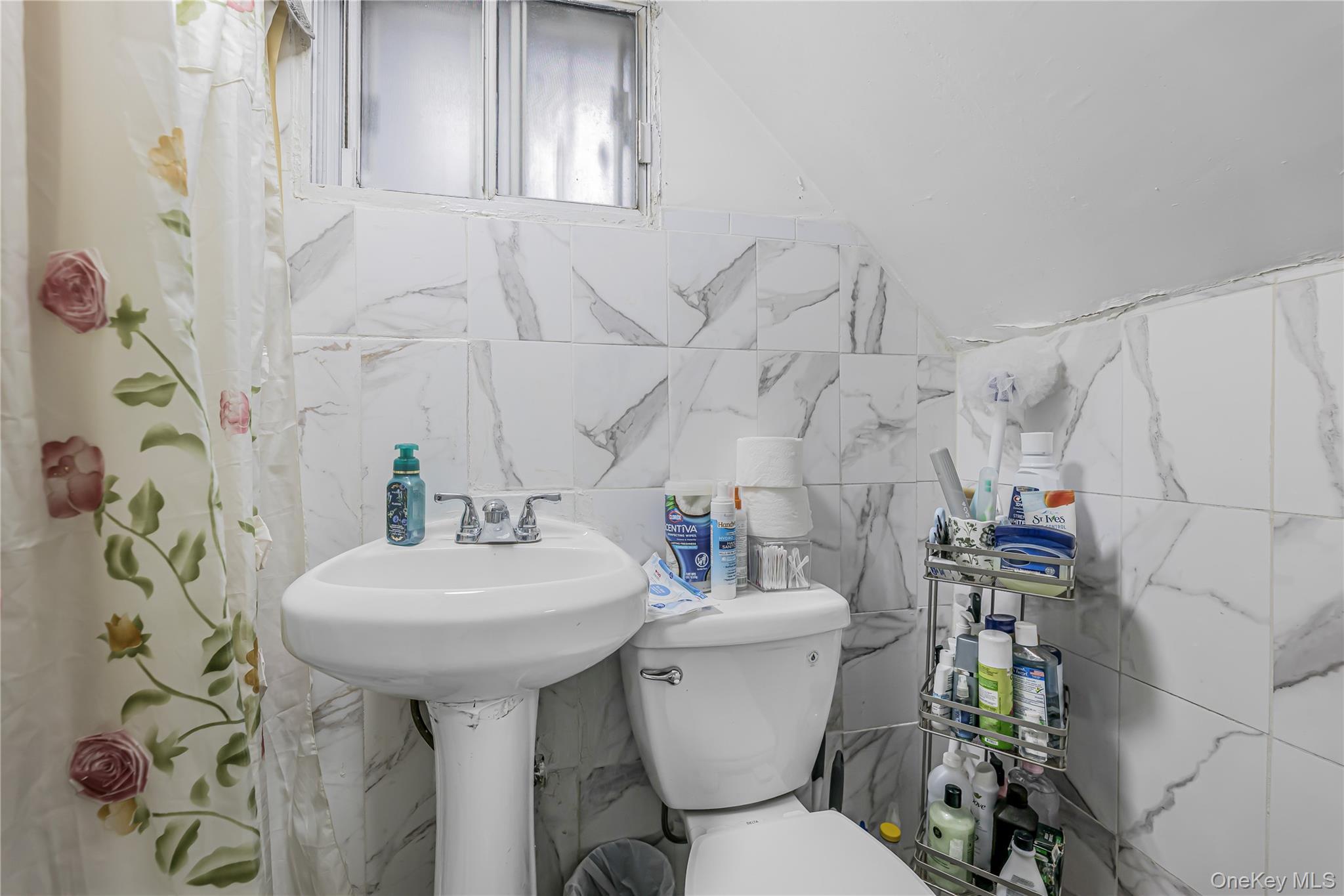 Single Family Carpenter  Bronx, NY 10470, MLS-1004320-17