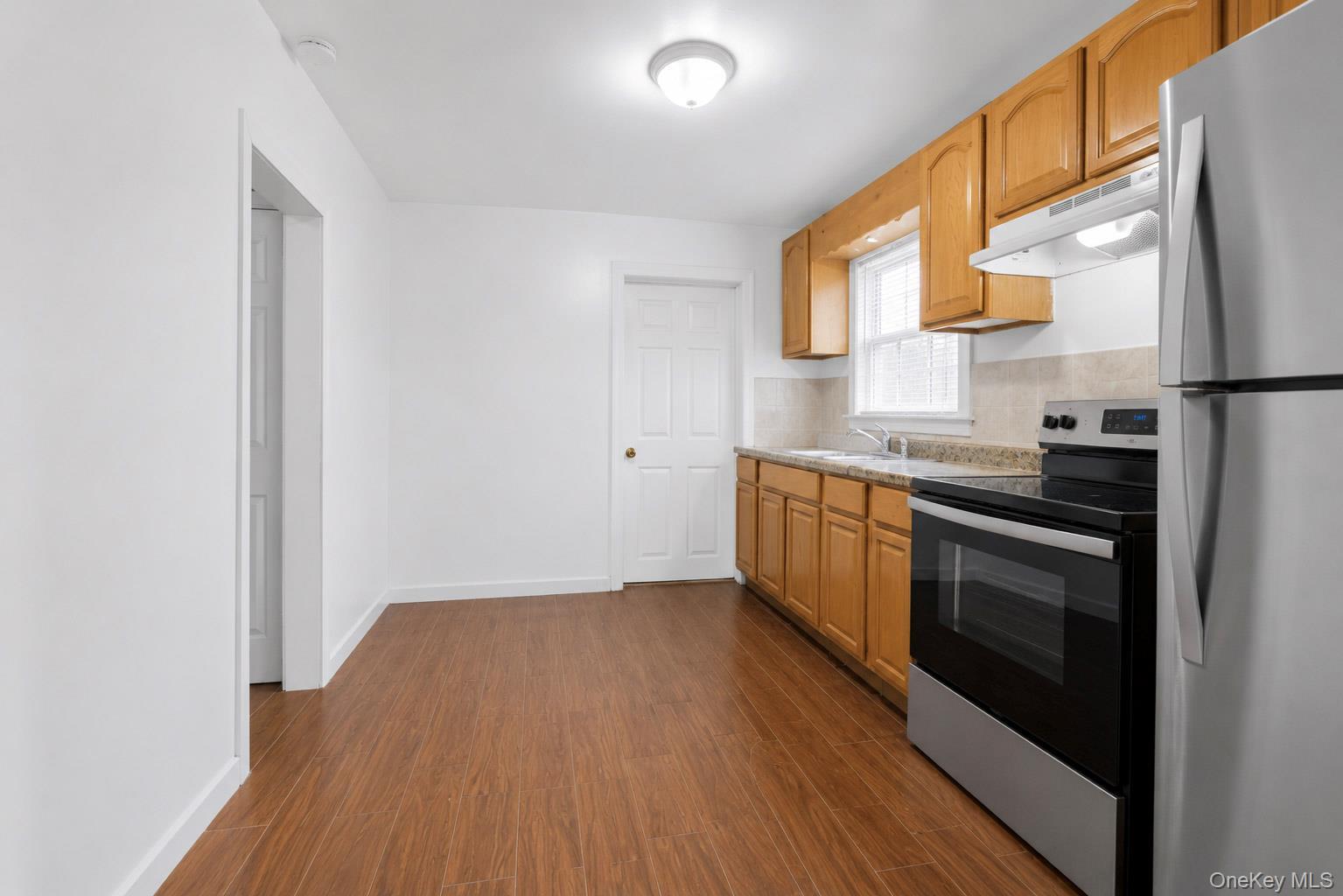 Single Family Carpenter  Bronx, NY 10470, MLS-1004320-26