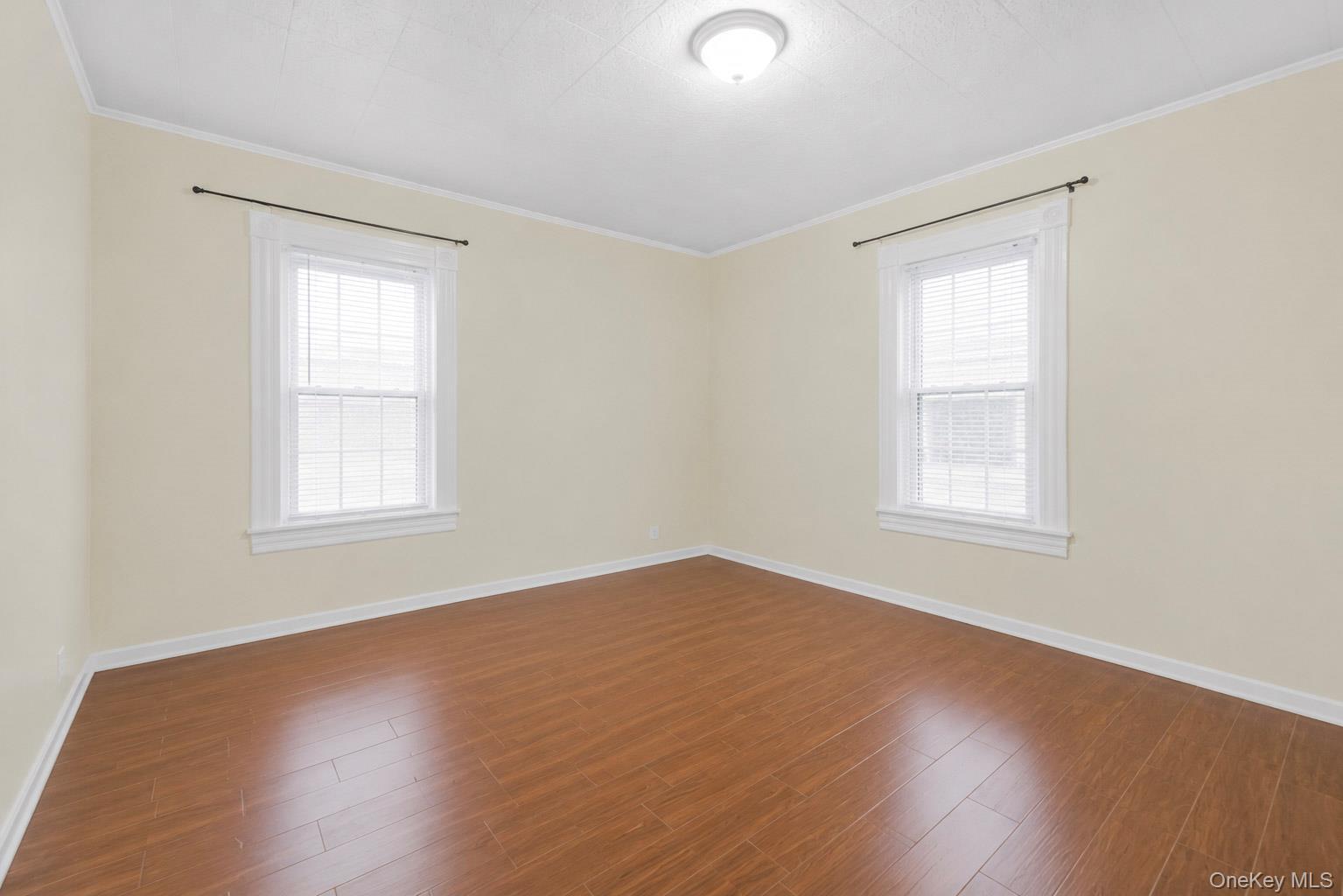 Single Family Carpenter  Bronx, NY 10470, MLS-1004320-29
