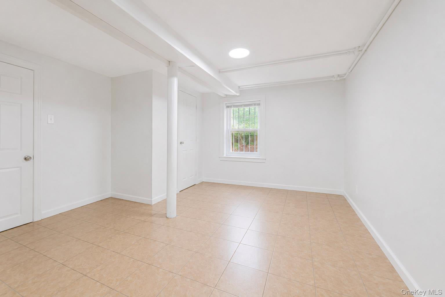 Single Family Carpenter  Bronx, NY 10470, MLS-1004320-37