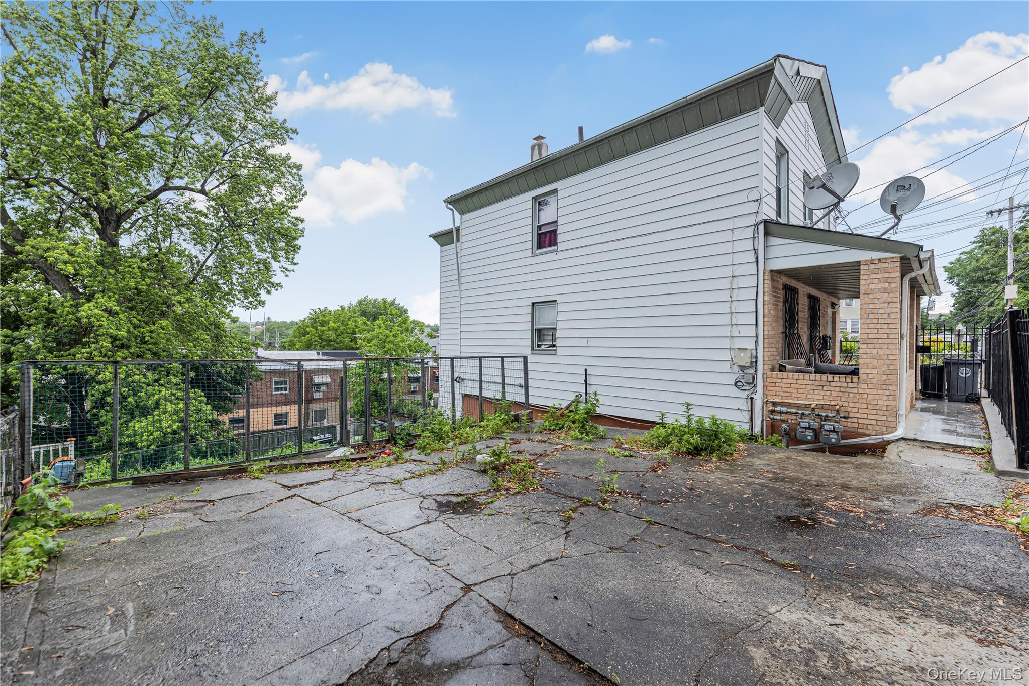 Single Family Carpenter  Bronx, NY 10470, MLS-1004320-38
