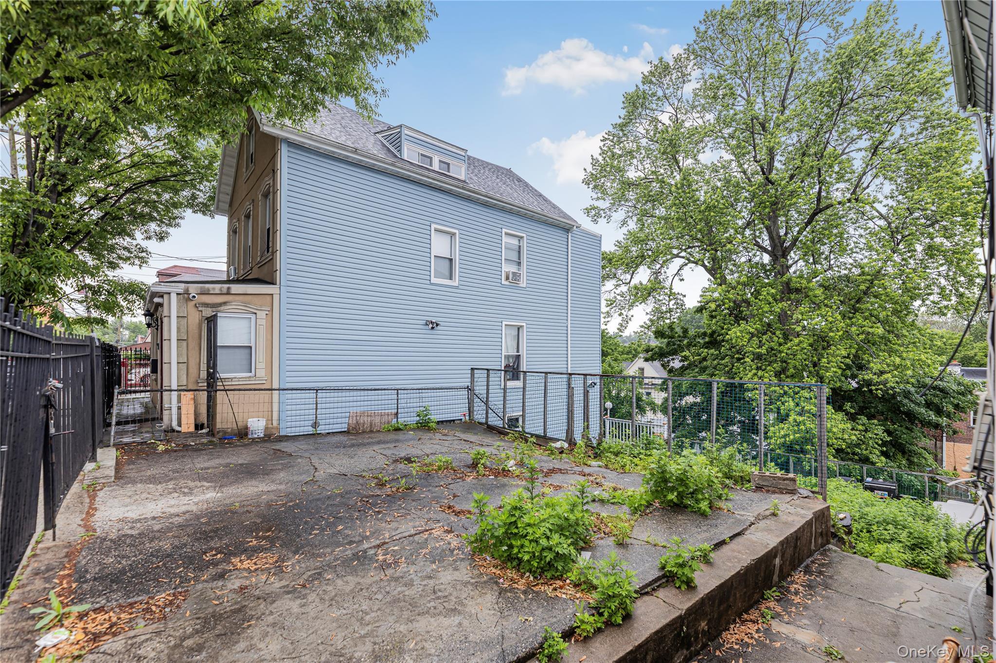 Single Family Carpenter  Bronx, NY 10470, MLS-1004320-39
