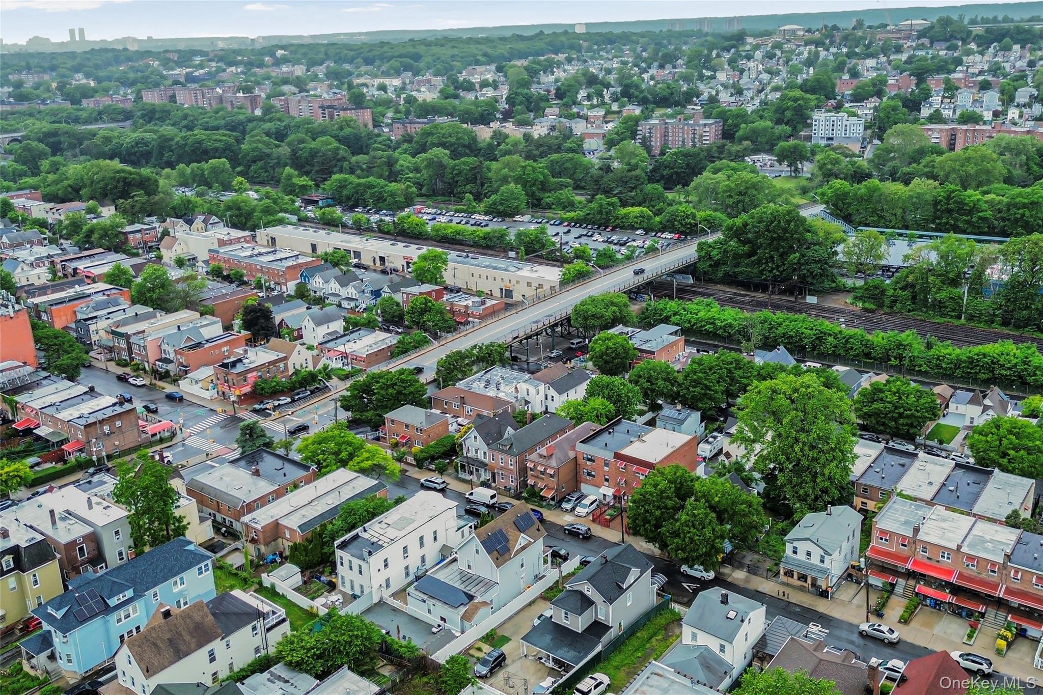 Single Family Carpenter  Bronx, NY 10470, MLS-1004320-7