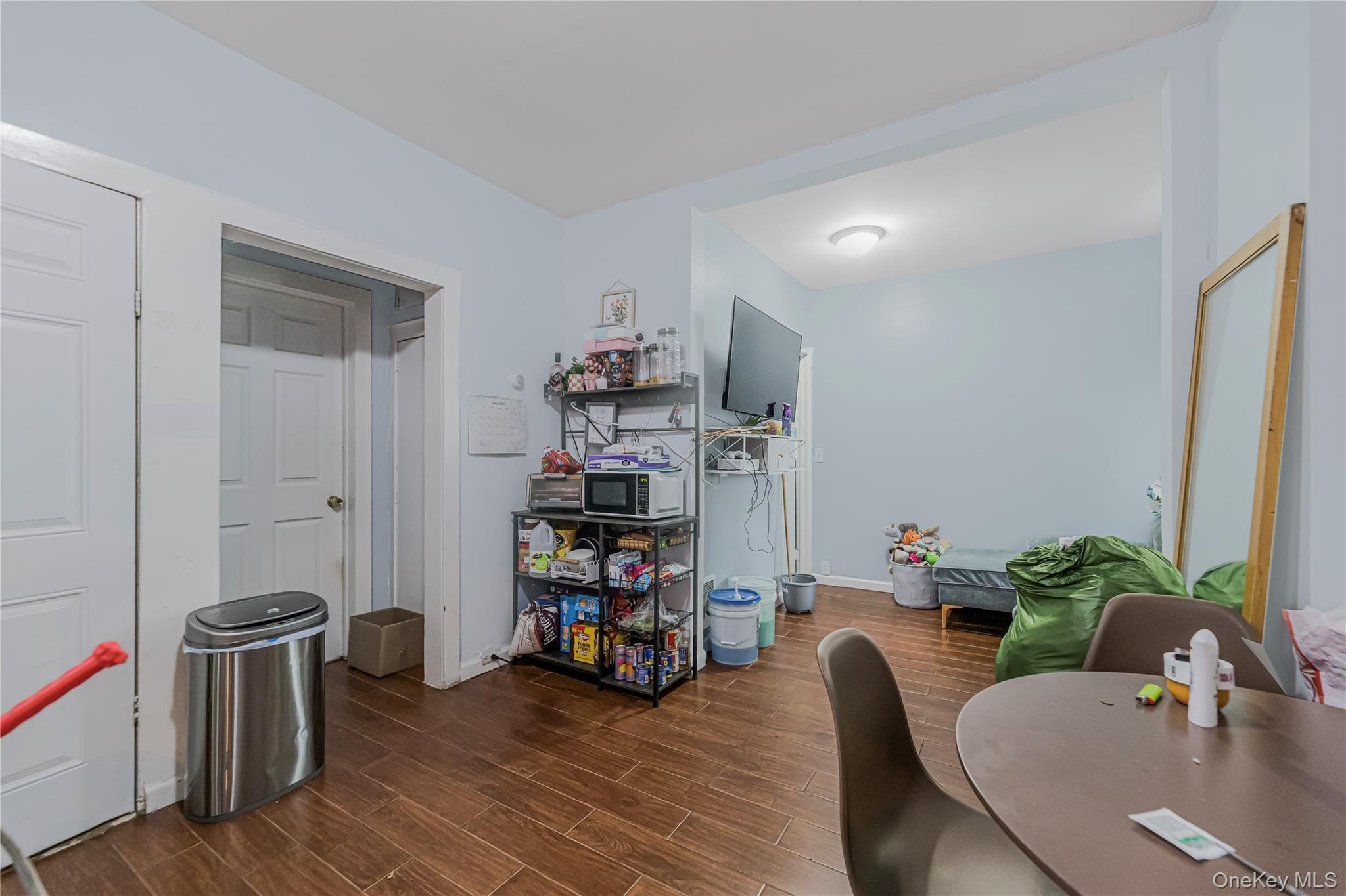 Single Family Carpenter  Bronx, NY 10470, MLS-1004320-9