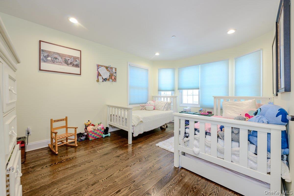 Single Family Curley Street Nassau County, NY 11561, MLS-1004336-23
